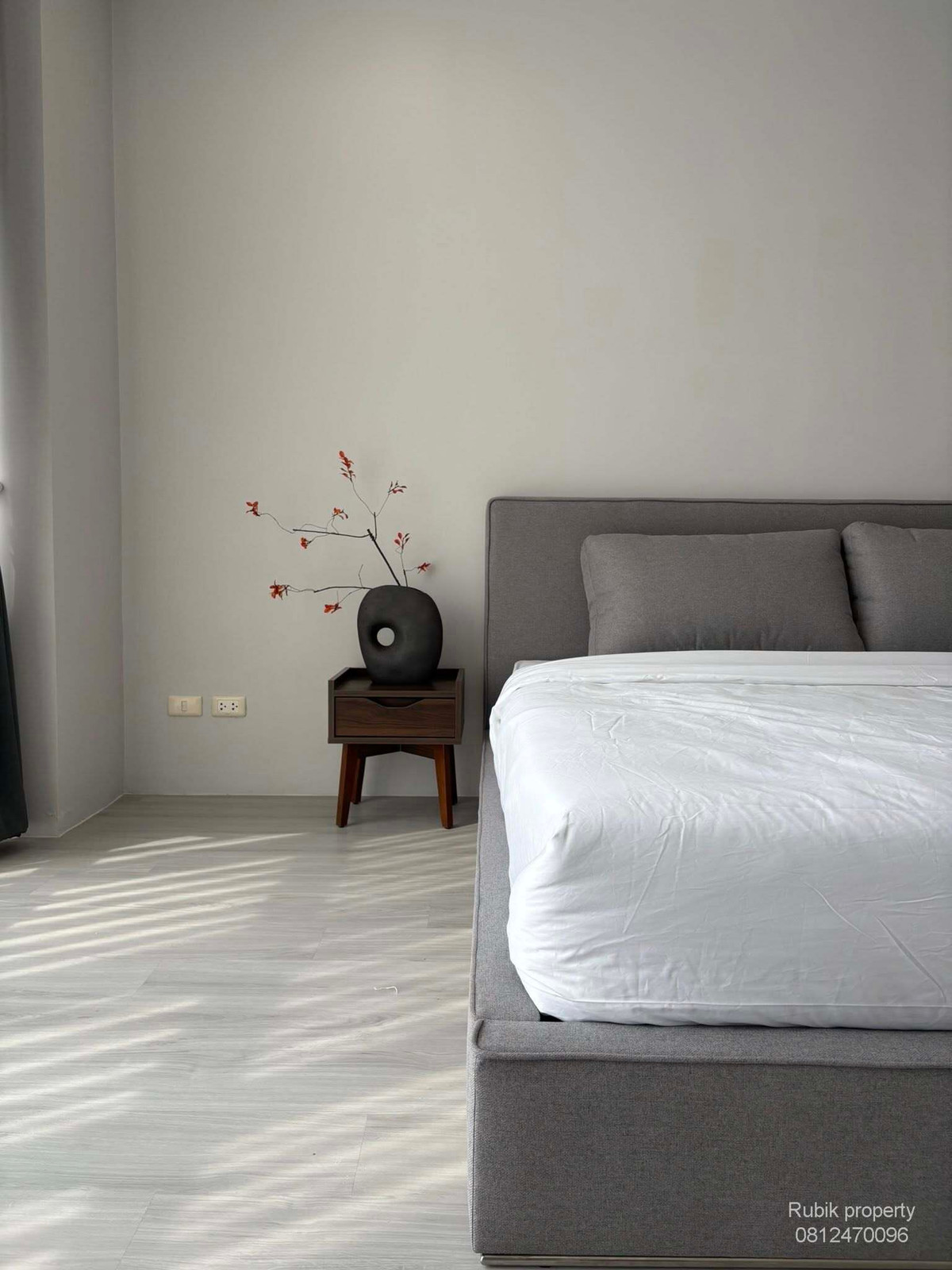 ให้เช่าคอนโดราชเทวี พญาไท : ให้เช่าห้องใหญ่ 114 ตรม ใจกลาง กรุงเทพมหานคร เพียง 42,000 บาท/เดือน! RB1750