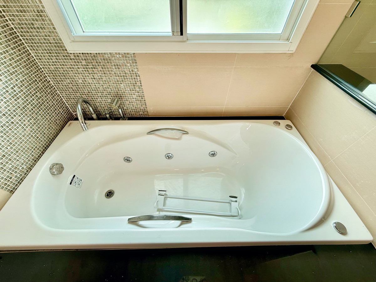 For SaleHousePattanakan, Srinakarin : Luxury Corner House for Sale – Grand Bangkok Boulevard Rama 9–Srinakarin