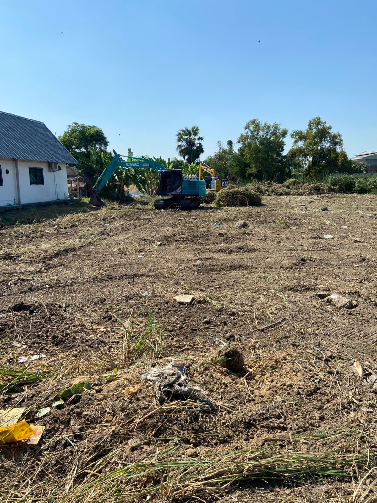 For SaleLandNonthaburi, Bang Yai, Bangbuathong : Land for sale, 6 rai, cheapest price in this area. There are many ways to enter, Soi Khlong Thanon, Soi Wat Lat Pla Duk, 17,500 per square wa, and another 40 rai of 17,000 per square wa.