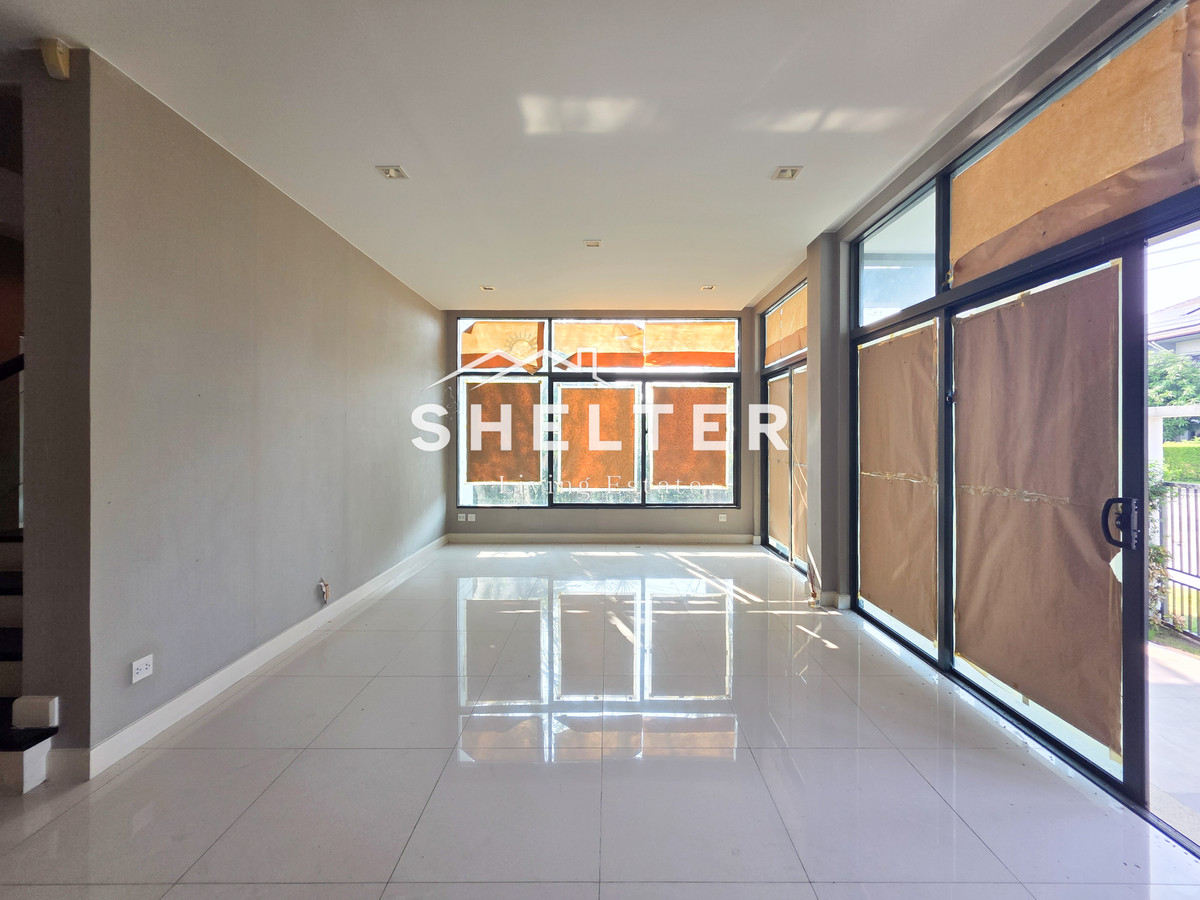 For SaleHousePattanakan, Srinakarin : Single house near the BTS, both yellow and orange. Can connect to both Srinakarin-Pattanakarn-Rama 9 Samitivej Hospital, ABAC University International School🚃