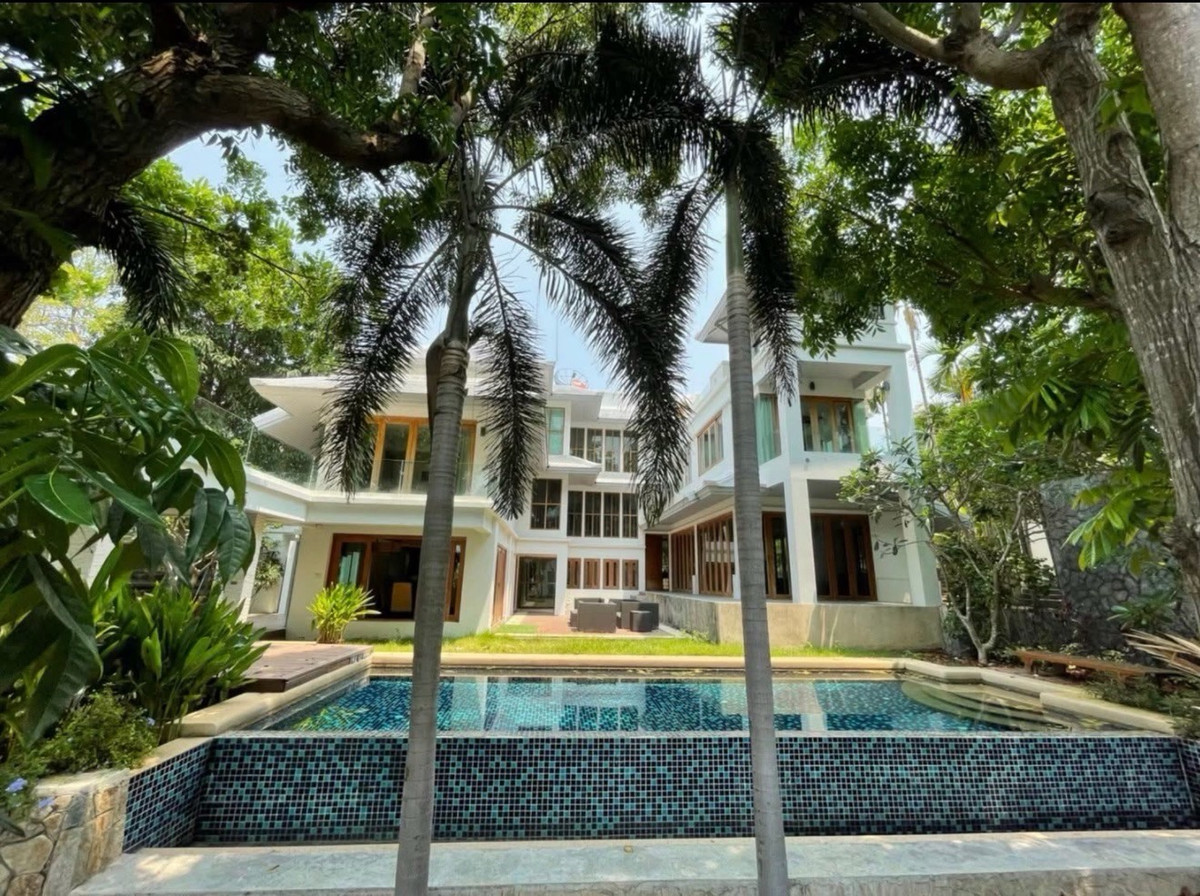 บ้านพัทยา บางแสน ชลบุรี สัตหีบ : บ้านพูลวิลล่า พัทยา ติดทะเล มีทางลงหาดส่วนตัว วิวทะเล 