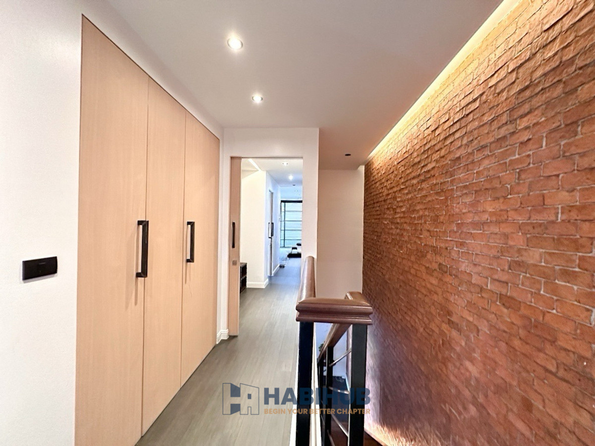 For SaleCondoOnnut, Udomsuk : 🏠✨ Penthouse Condominium 3 | 4 Bedroom Duplex Condo for Sale (HBH-HL-23)