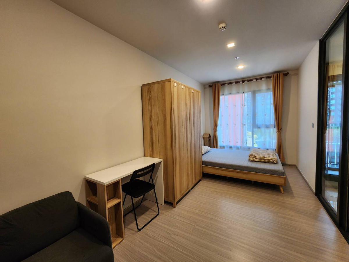 For RentCondoRama9, Petchburi, RCA : For rent: Life Asoke Hype, Muji style.