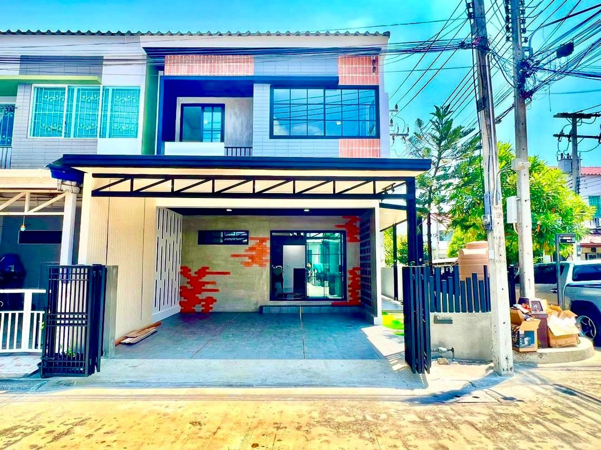 ขายทาวน์โฮมปทุมธานี รังสิต ธรรมศาสตร์ : ขายบ้านทาวน์โฮม 2 ชั้น หมู่บ้านเดอะทรัสต์ ทาวน์ วงแหวน - ลําลูกกา เลียบคลอง 6 ซอย 28 เนื้อที่ 27.8 ตารางวา 3 ห้องนอน ตำบลบึงคำพร้อย อำเภอลำลูกกา จังหวัดปทุมธานี