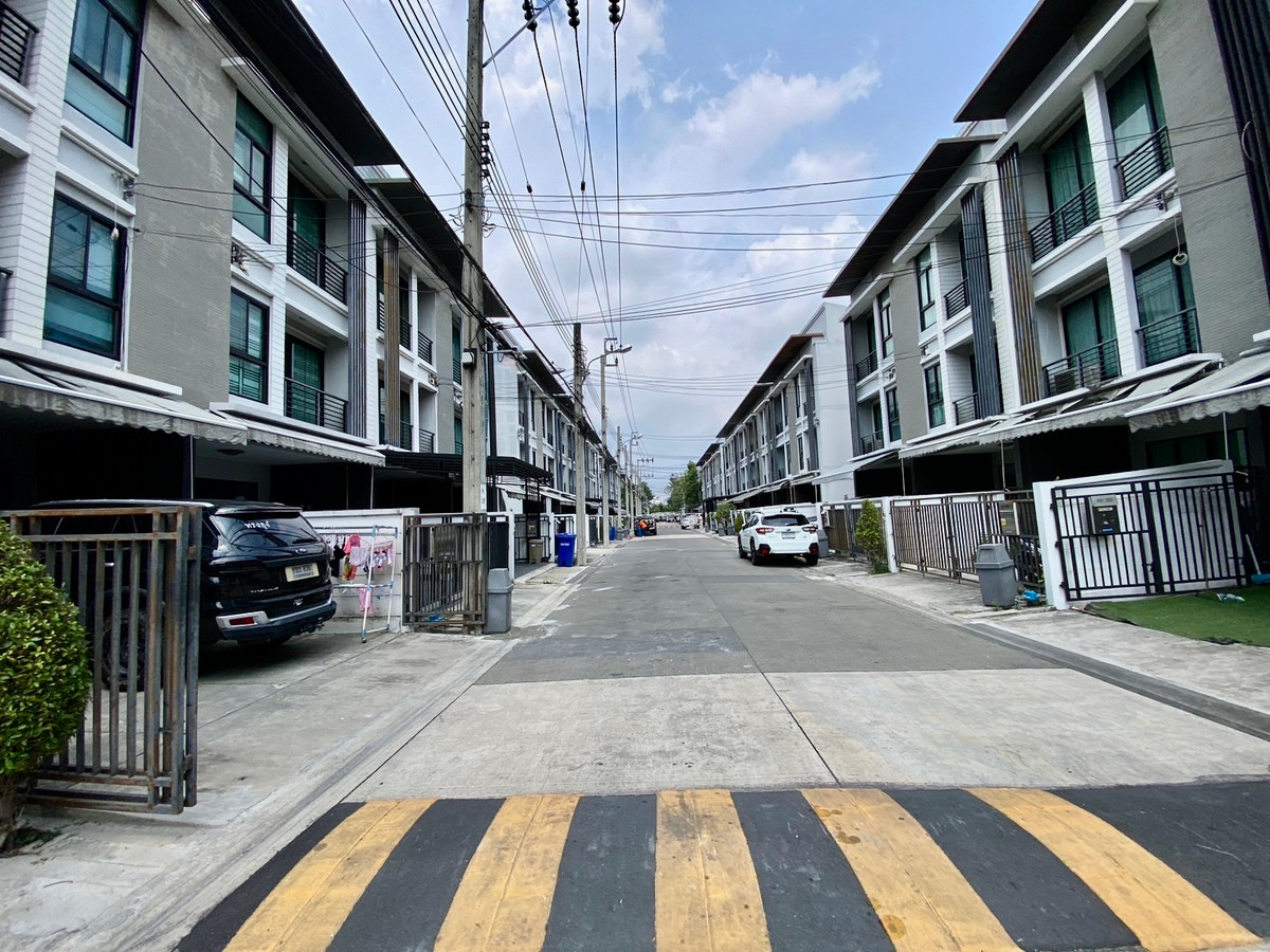 ขายทาวน์โฮมรามคำแหง หัวหมาก : ขายทาวน์โฮม 3 ชั้น บ้านกลางเมือง พระราม 9–รามคำแหง | บ้านสภาพใหม่ พร้อมอยู่ | ใกล้ทางด่วนและ Airport Link