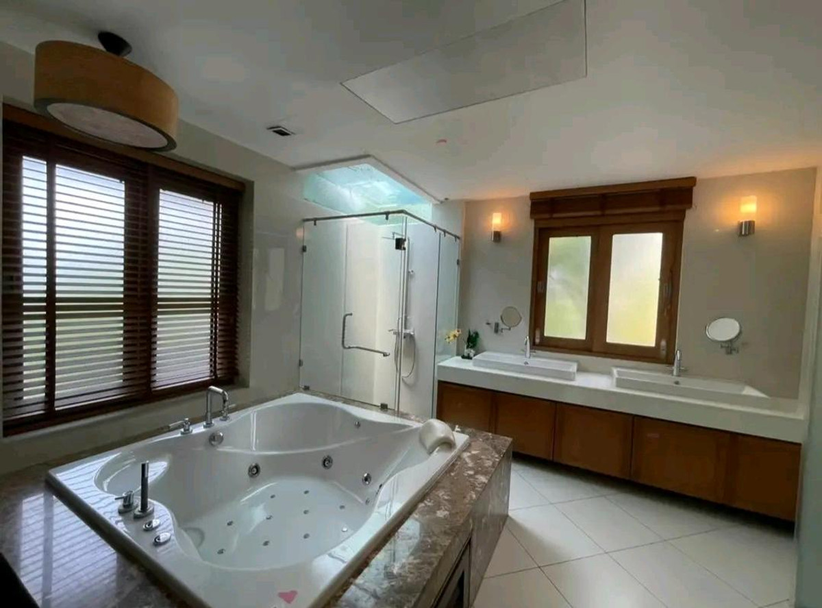 ขายพัทยา บางแสน ชลบุรี สัตหีบ : 🏖️ ขาย/ให้เช่า พูลวิลล่าหรูติดทะเลหาดวงศ์อมาตย์ พัทยาเหนือ ติด ปราสาทสัจธรรม ราคา 240 ลบ. | เช่า 350,000/ด. สนใจติดต่อ ลูกเจี๊ยบ 065-536-5165 🤍✨ #บ้านหรูพัทยา #พูลวิลล่าติดทะเล #LuxuryBeachfront #LookjeabKrittiya