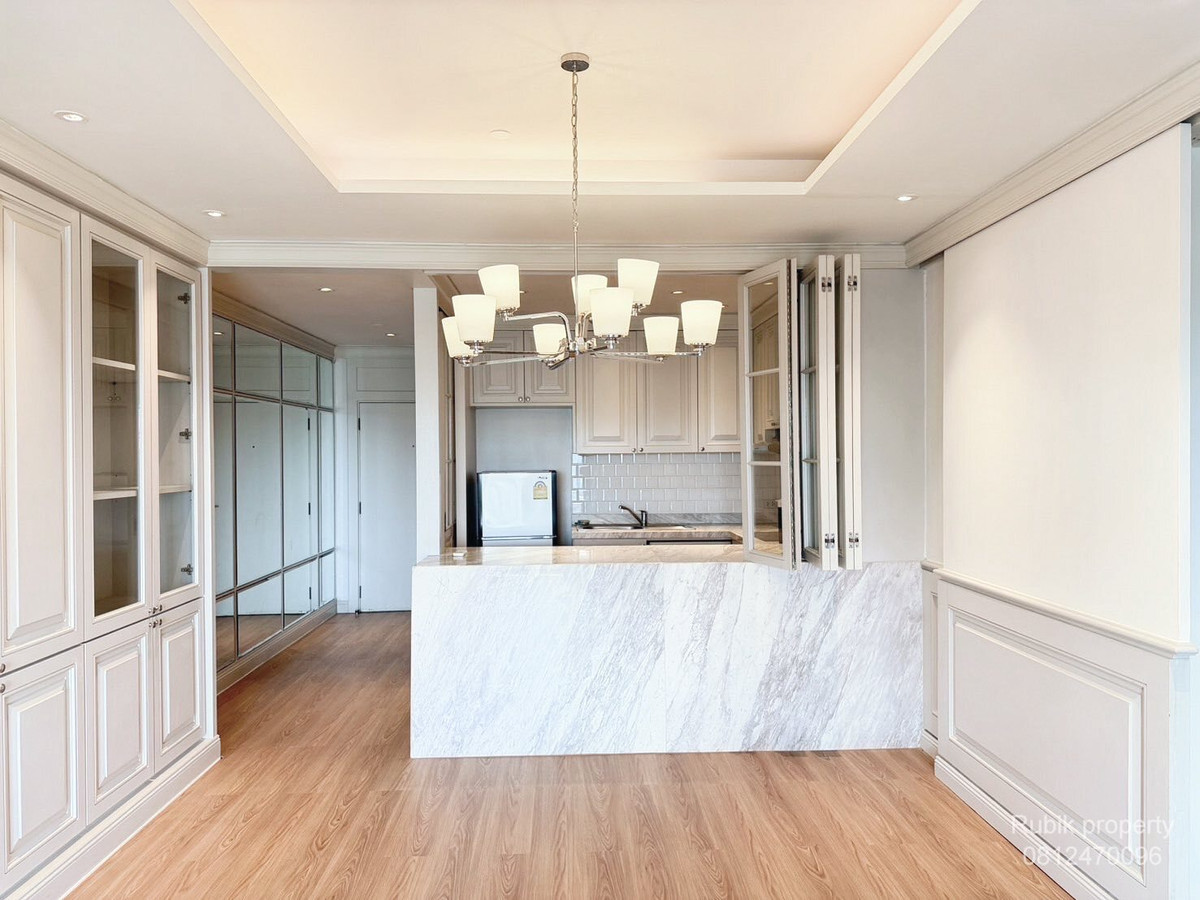 CondoSathorn, Narathiwat : ✨ **For sale - rent Condo Sathorn Garden (Sathorn Garden)** RB1749, luxury condo in the heart of Sathorn, very good location, convenient travel, next to the main road.