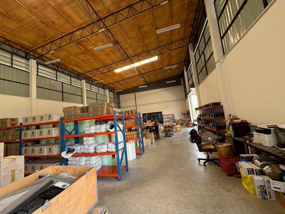 For RentWarehousePhutthamonthon, Salaya : Factory for rent with office, new condition! Location Naraphirom-Bang Len, Nakhon Pathom, land 1 rai 1 ngan 81 square wah, total usable area 915 sq m.