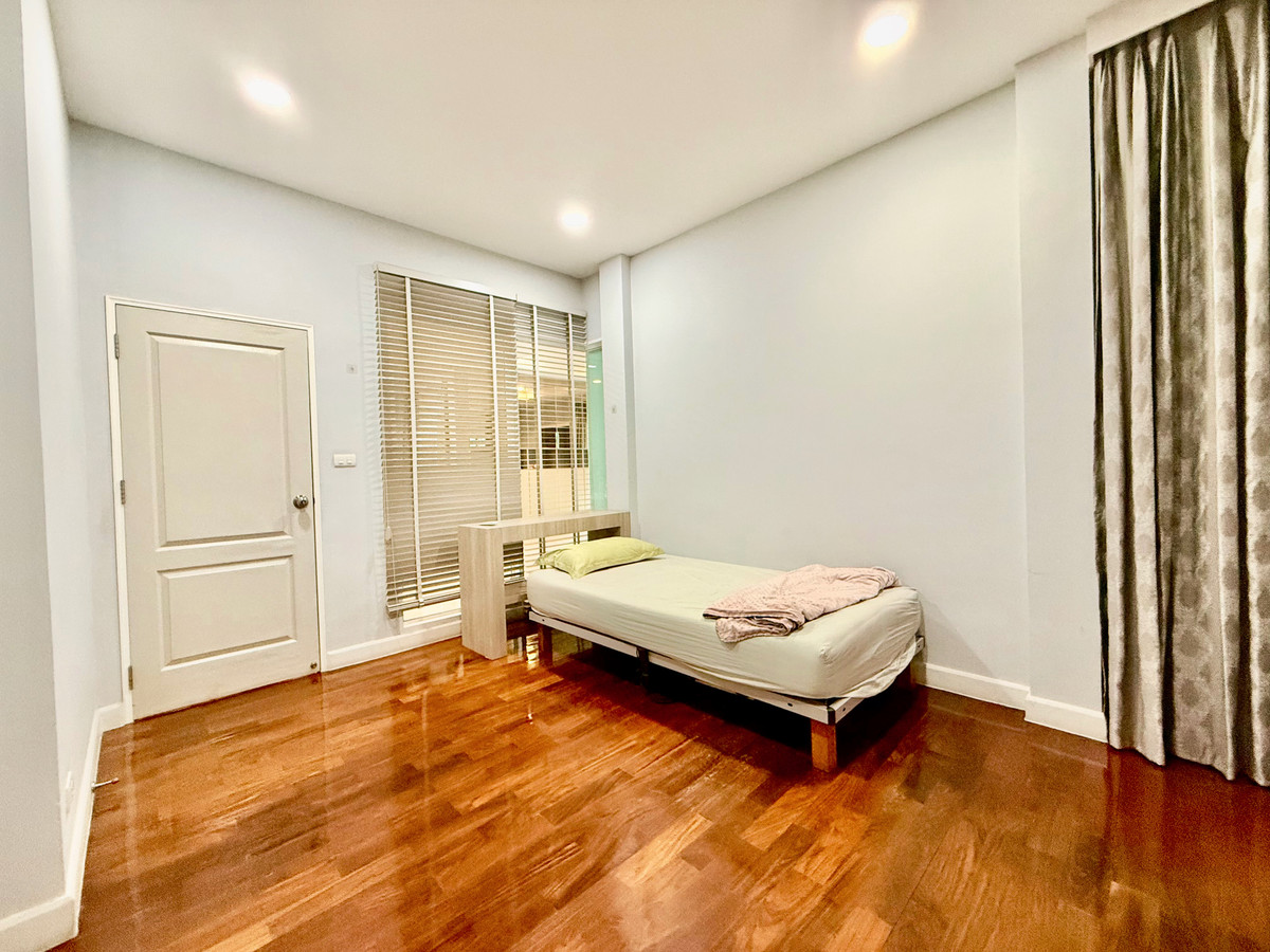 For SaleHousePattanakan, Srinakarin : Luxury Corner House for Sale – Grand Bangkok Boulevard Rama 9–Srinakarin