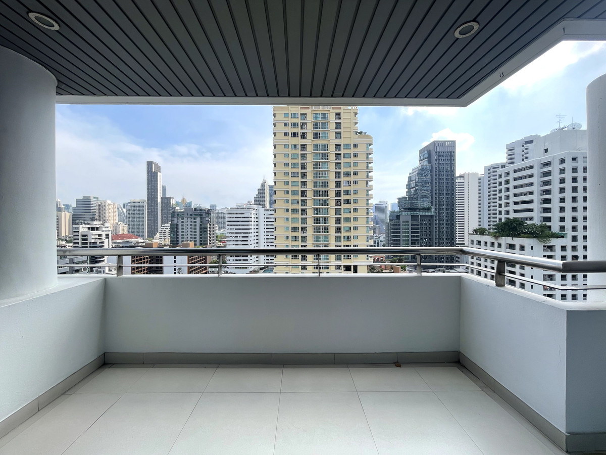 ให้เช่าคอนโดนานา : ให้เช่า คอนโด  Kallista Sukhumvit 11  3 ห้องนอน 315 ตร.ม.  big balcony