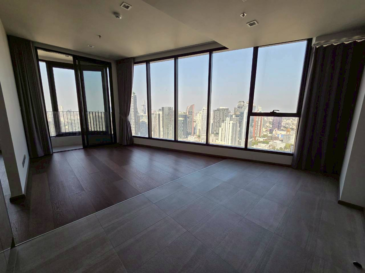 For SaleCondoSukhumvit, Asoke, Thonglor : If youre late, youll miss it. High floor, corner room, last room. Ideo Q sukhumvit 36 ​​1 Bed Plus 50 sqm. Floor 40+ Tel: 088-2389494