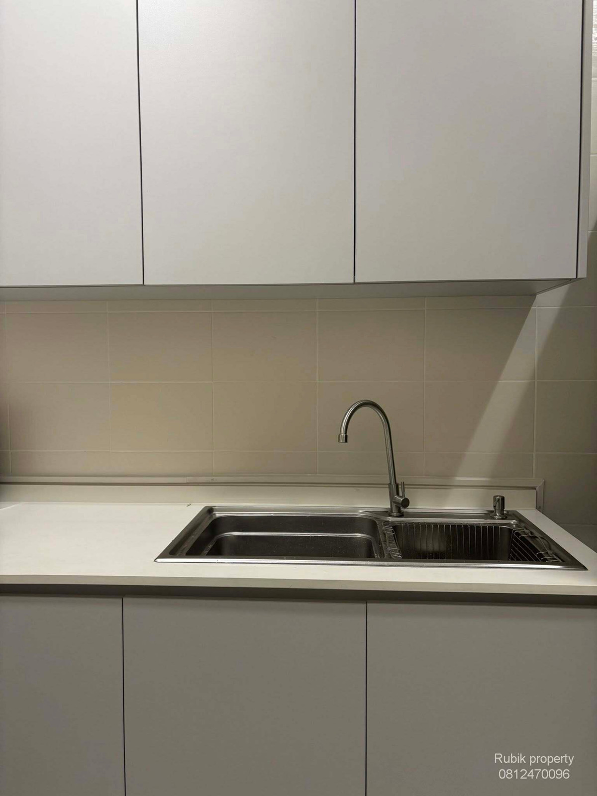 ให้เช่าคอนโดราชเทวี พญาไท : ให้เช่าห้องใหญ่ 114 ตรม ใจกลาง กรุงเทพมหานคร เพียง 42,000 บาท/เดือน! RB1750