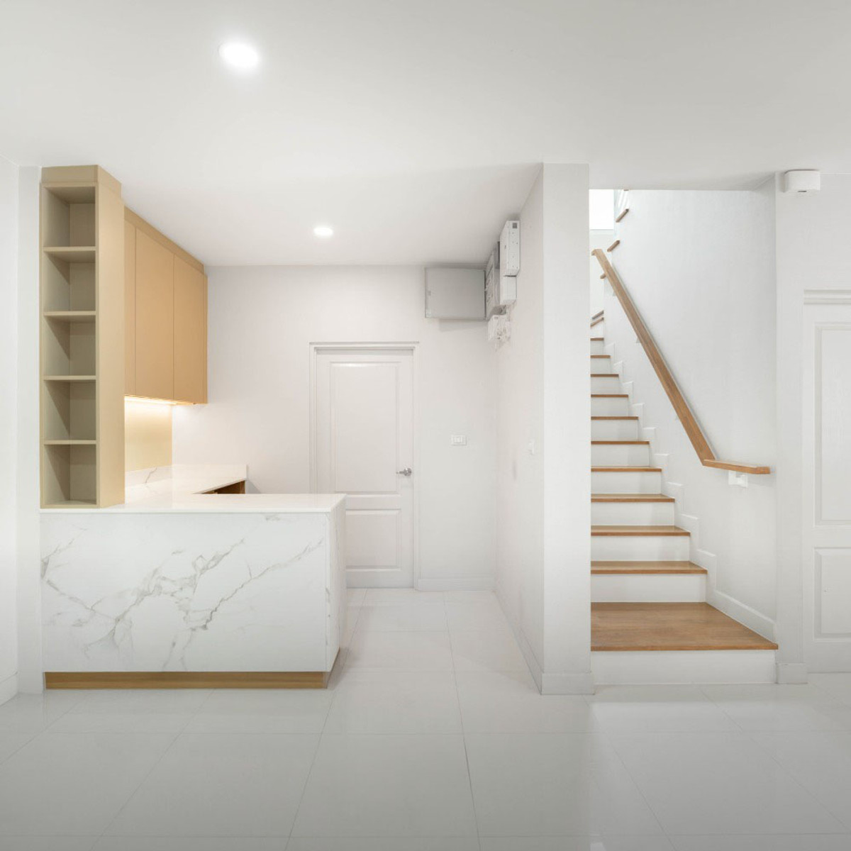 For SaleHouseBang kae, Phetkasem : Brand new house, prime location on Kanlapaphruek Road. Free furniture! Best price in the project.