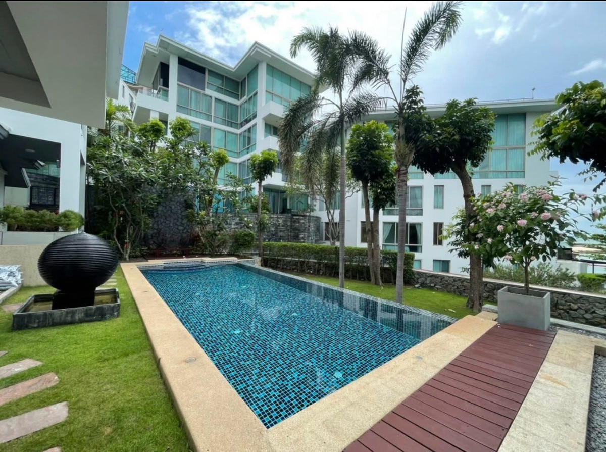 HousePattaya, Bangsaen, Chonburi : Beachfront Pool Villa in Pattaya with Private Beach Access and Sea View