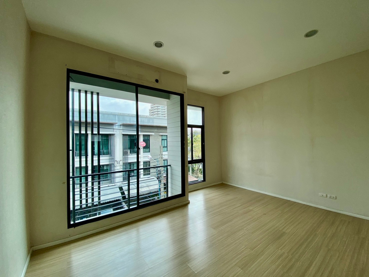 ขายทาวน์โฮมรามคำแหง หัวหมาก : ขายทาวน์โฮม 3 ชั้น บ้านกลางเมือง พระราม 9–รามคำแหง | บ้านสภาพใหม่ พร้อมอยู่ | ใกล้ทางด่วนและ Airport Link