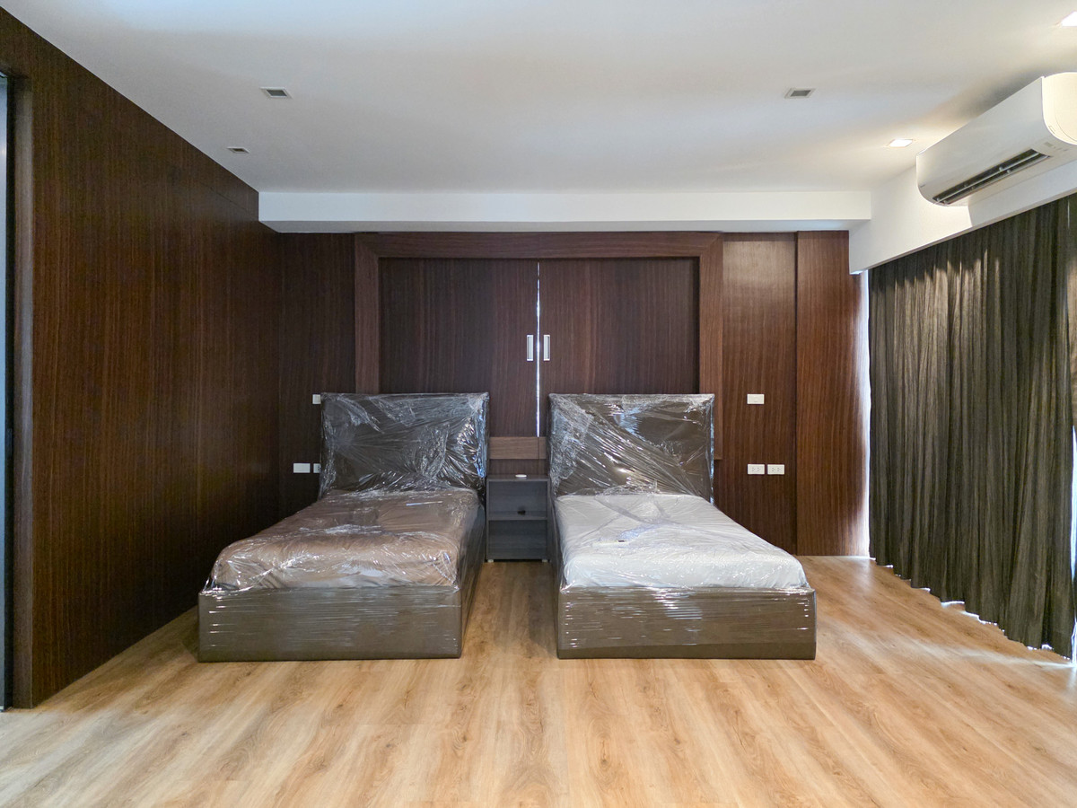 For RentHouseLadkrabang, Suwannaphum Airport : Single house for rent With private swimming pool Located near Rama 9 Expressway only 5 minutes, Suvarnabhumi Airport 15 minutes ✈️