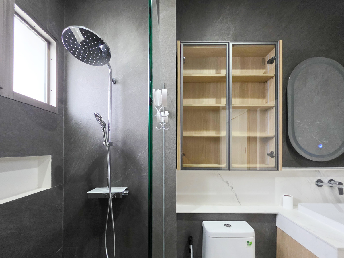 For RentHouseLadkrabang, Suwannaphum Airport : Single house for rent With private swimming pool Located near Rama 9 Expressway only 5 minutes, Suvarnabhumi Airport 15 minutes ✈️