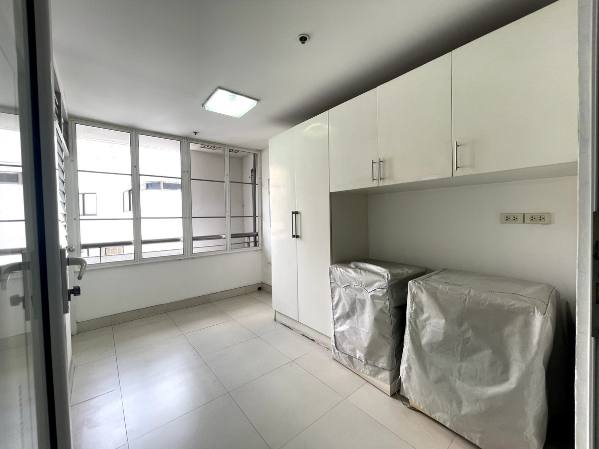 ให้เช่าคอนโดนานา : ให้เช่า คอนโด  Kallista Sukhumvit 11  3 ห้องนอน 315 ตร.ม.  big balcony