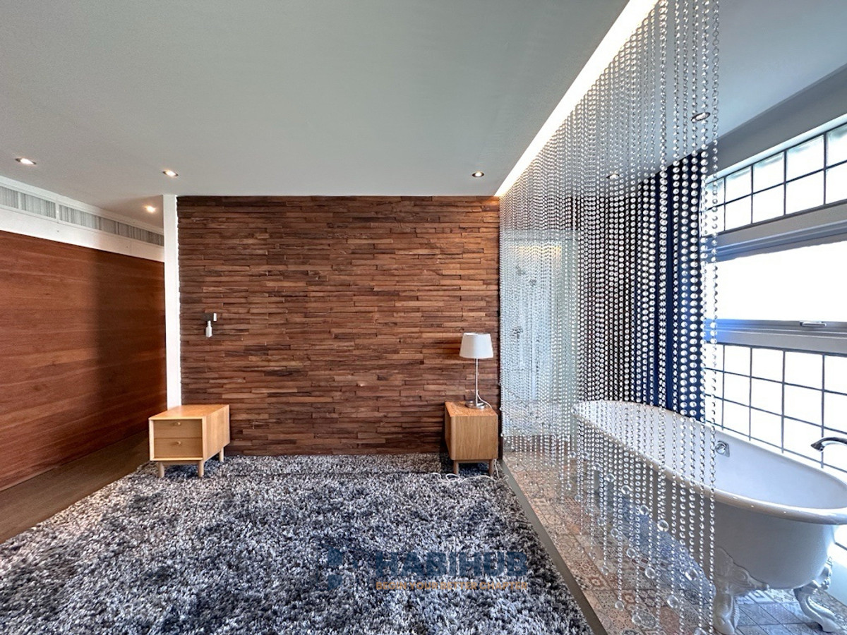 For SaleCondoOnnut, Udomsuk : 🏠✨ Penthouse Condominium 3 | 4 Bedroom Duplex Condo for Sale (HBH-HL-23)