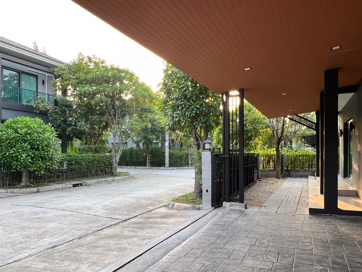 ขายบ้านสมุทรปราการ สำโรง : ขายบ้านเดี่ยว Centro บางนา-กิ่งแก้ว ราชาเทวะ สมุทรปราการ หลังใหญ่ ใกล้สนามบินสุวรรณภูมิ พร้อมอยู่