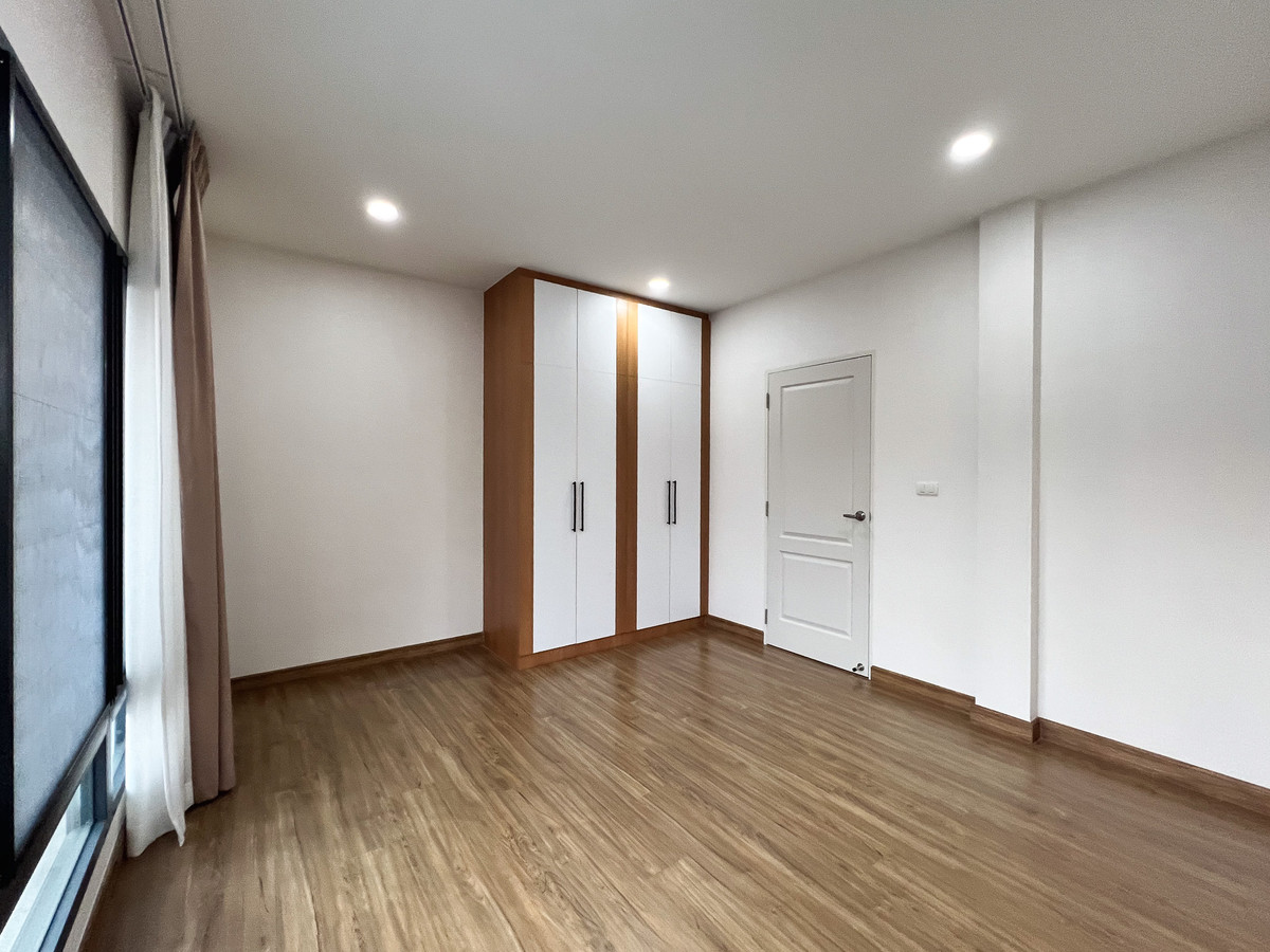 ขายบ้านสมุทรปราการ สำโรง : ขายบ้านเดี่ยว Centro บางนา-กิ่งแก้ว ราชาเทวะ สมุทรปราการ หลังใหญ่ ใกล้สนามบินสุวรรณภูมิ พร้อมอยู่