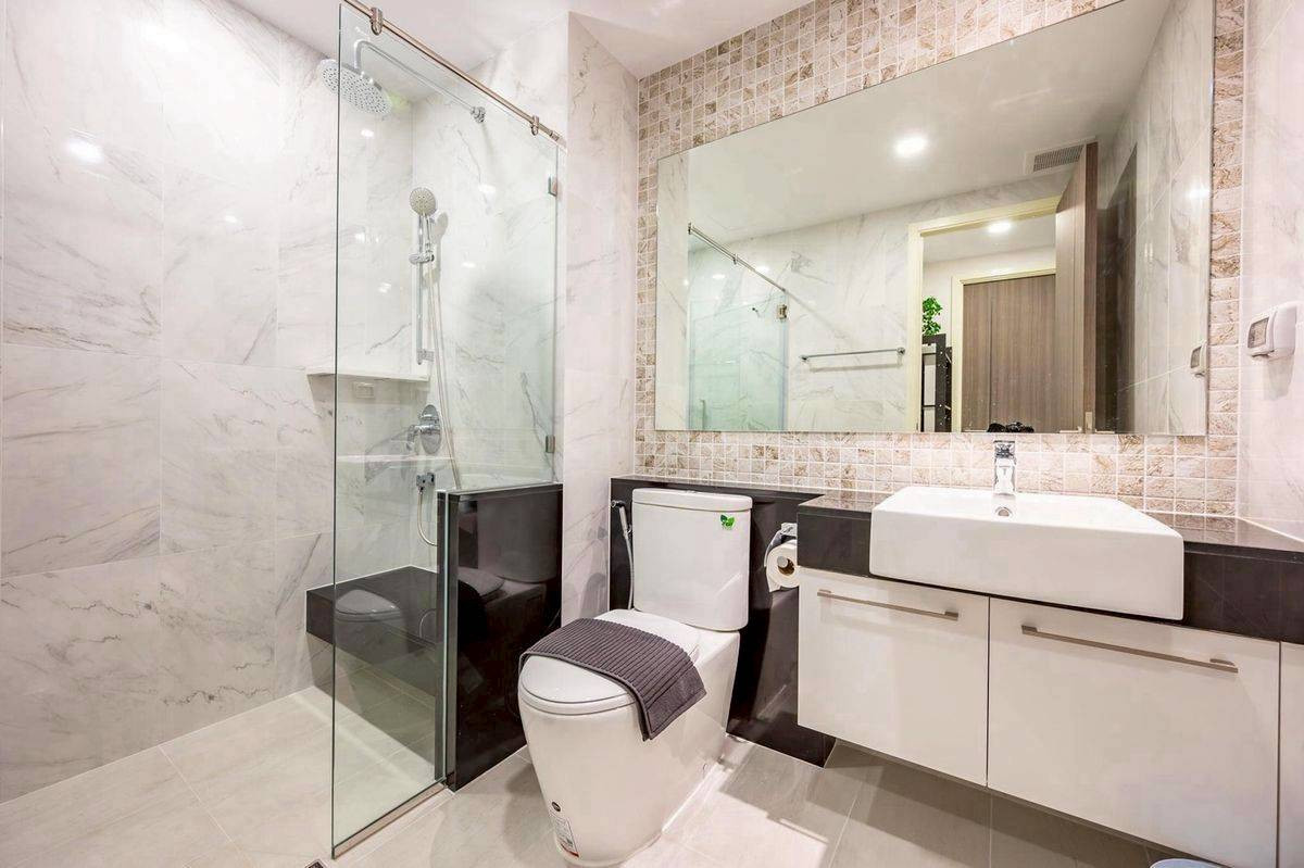 For SaleCondoWongwianyai, Charoennakor : ✅ S-SPCN120 ✅ Line : @p2nproperty