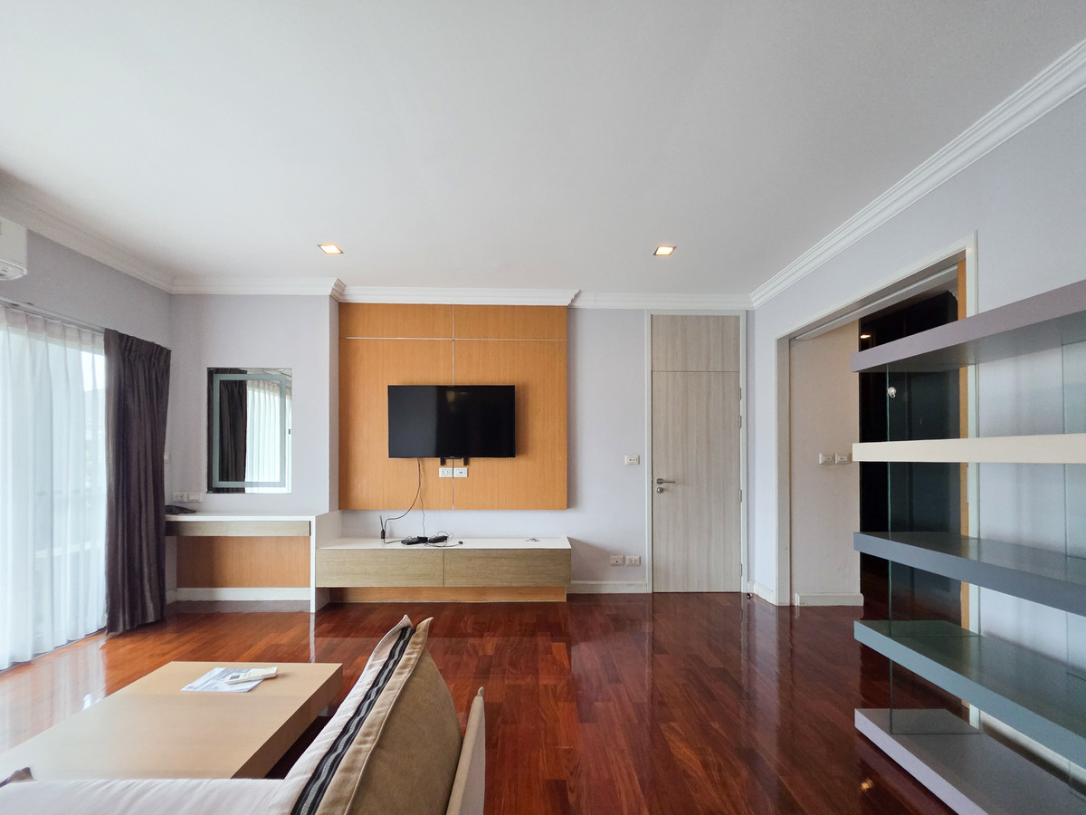 For RentHouseLadkrabang, Suwannaphum Airport : Single house for rent With private swimming pool Located near Rama 9 Expressway only 5 minutes, Suvarnabhumi Airport 15 minutes ✈️