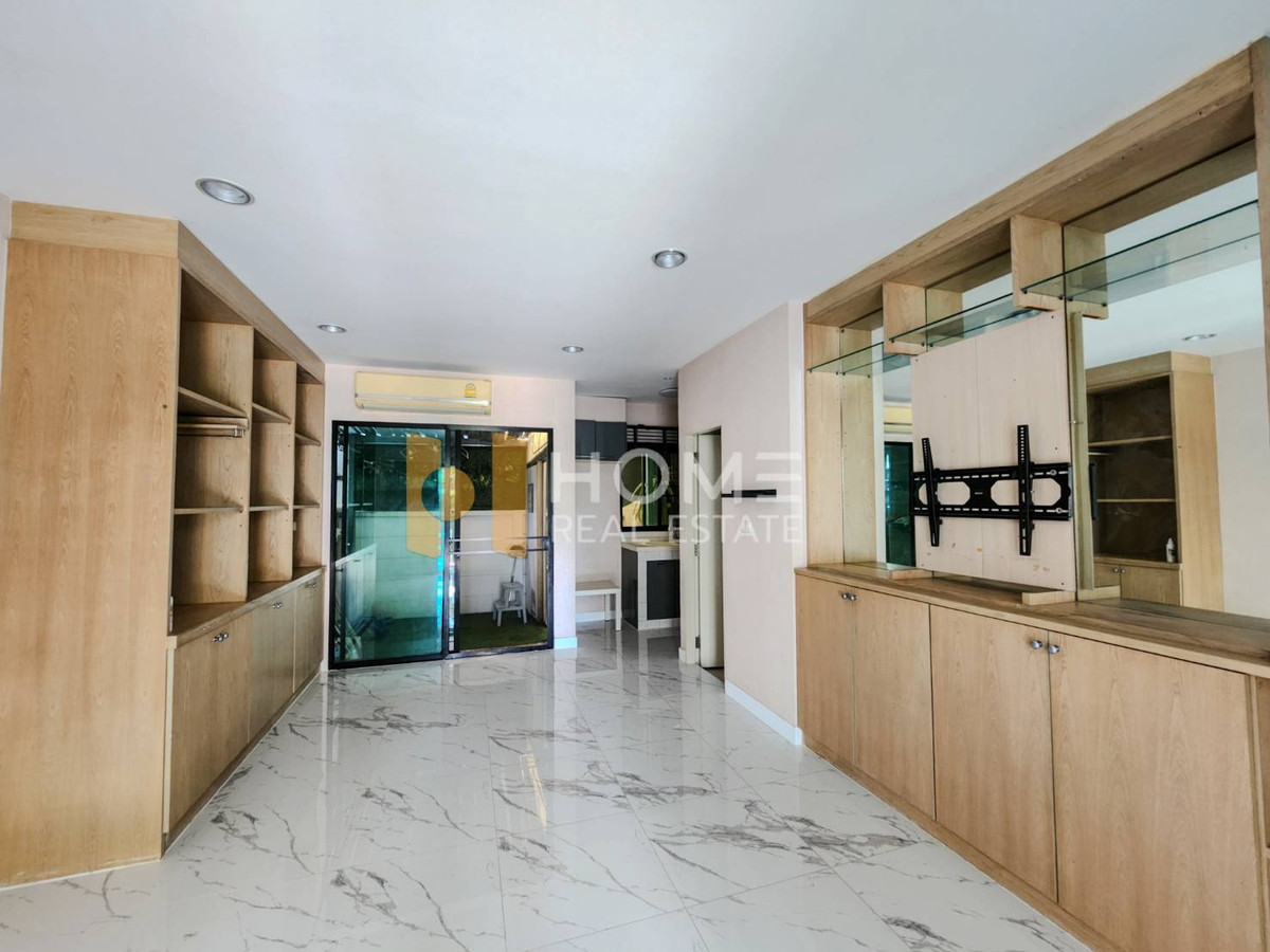 ขายทาวน์โฮมรามคำแหง หัวหมาก :  บ้านกลางเมือง พระราม 9 - รามคำแหง / 3 ห้องนอน (ขาย), Baan Klang Muang Rama 9 - Ramkhamhaeng / 3 Bedrooms (FOR SALE) BZD178