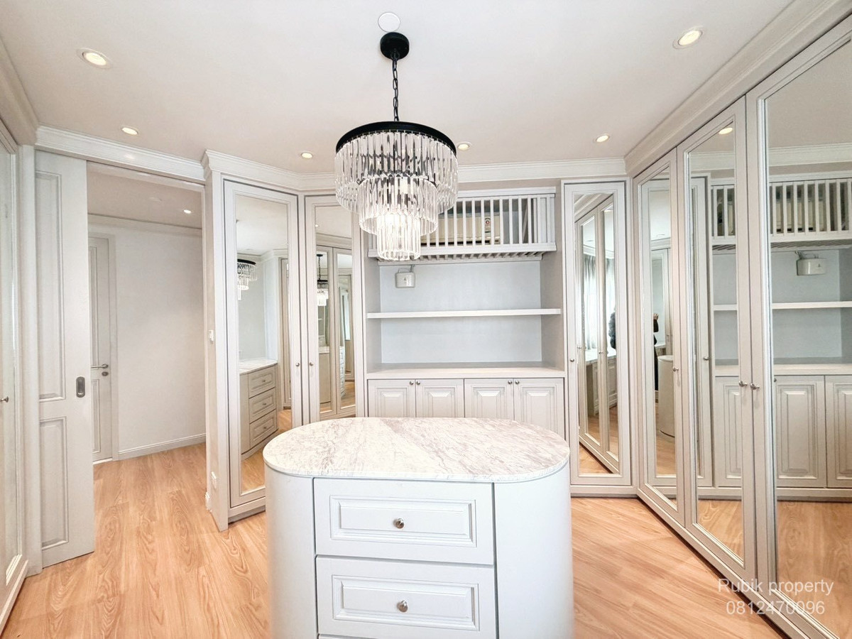 CondoSathorn, Narathiwat : ✨ **For sale - rent Condo Sathorn Garden (Sathorn Garden)** RB1749, luxury condo in the heart of Sathorn, very good location, convenient travel, next to the main road.