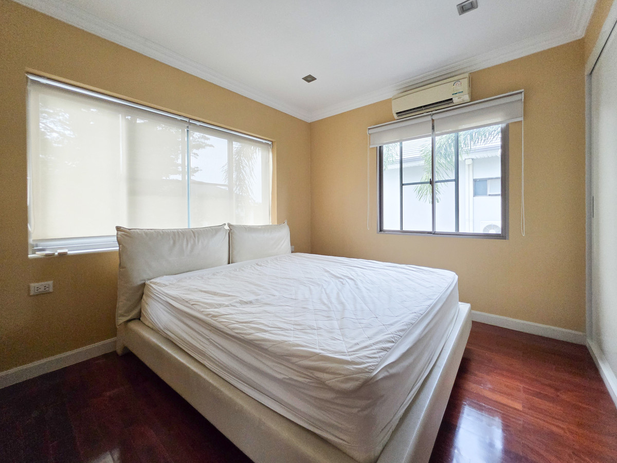 For RentHouseLadkrabang, Suwannaphum Airport : Single house for rent With private swimming pool Located near Rama 9 Expressway only 5 minutes, Suvarnabhumi Airport 15 minutes ✈️