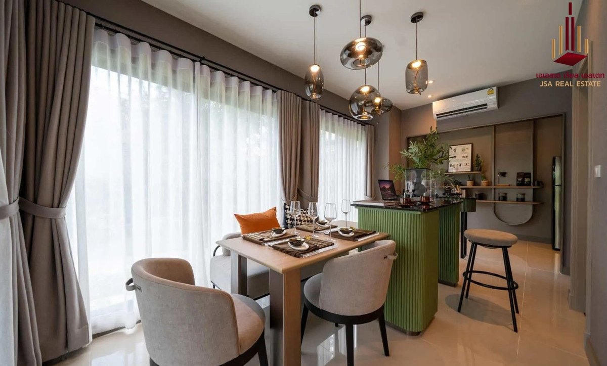 ขายทาวน์โฮมบางนา แบริ่ง ลาซาล : ✨ For Sale:  V Compound Bangna - Srinakarin ✨  💰 Only 6,990,000 THB