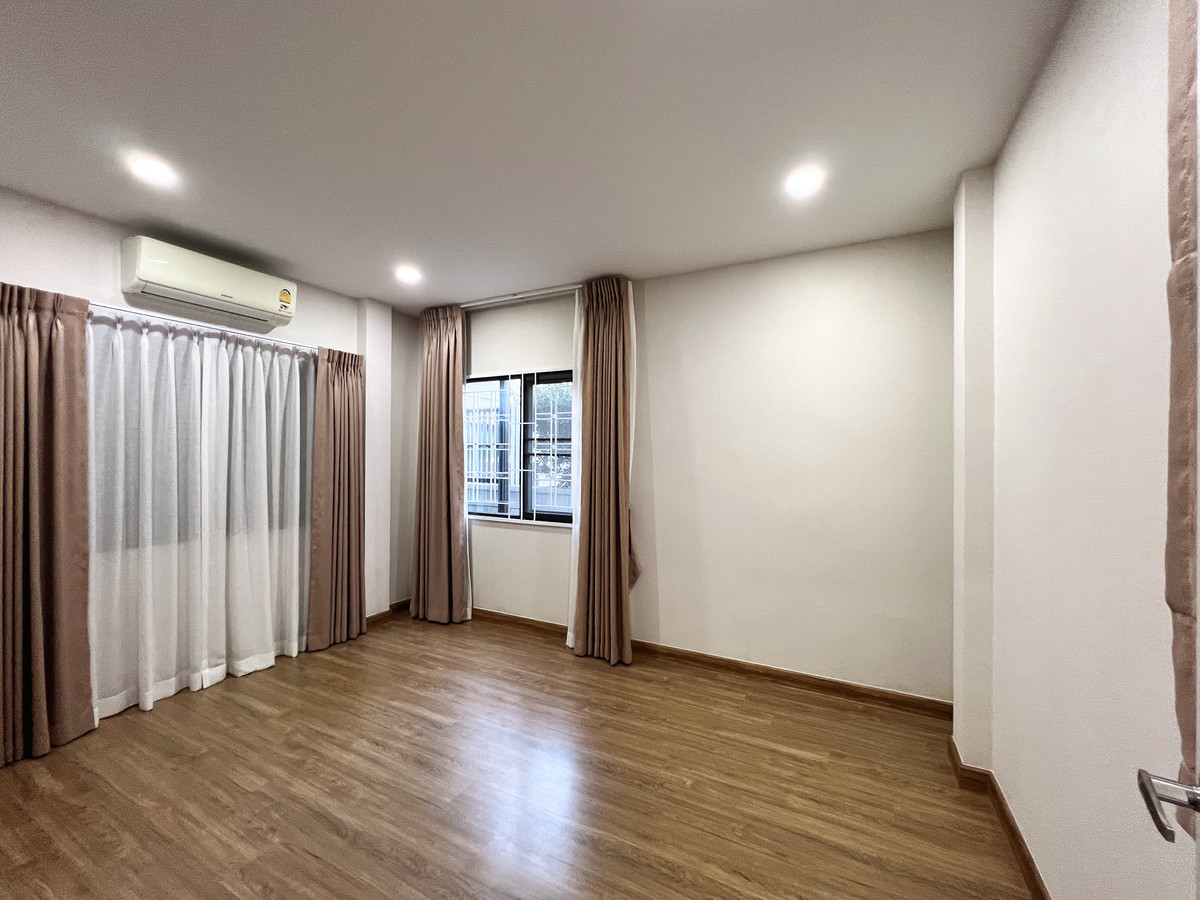 ขายบ้านสมุทรปราการ สำโรง : ขายบ้านเดี่ยว Centro บางนา-กิ่งแก้ว ราชาเทวะ สมุทรปราการ หลังใหญ่ ใกล้สนามบินสุวรรณภูมิ พร้อมอยู่