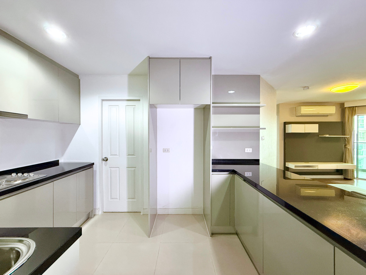 For SaleCondoRama9, Petchburi, RCA : Urgent sale 🌈✨ Belle Grand Rama 9 100.27 sq m. 2 bed 2 bath room in very new condition 092-2462653 Donut