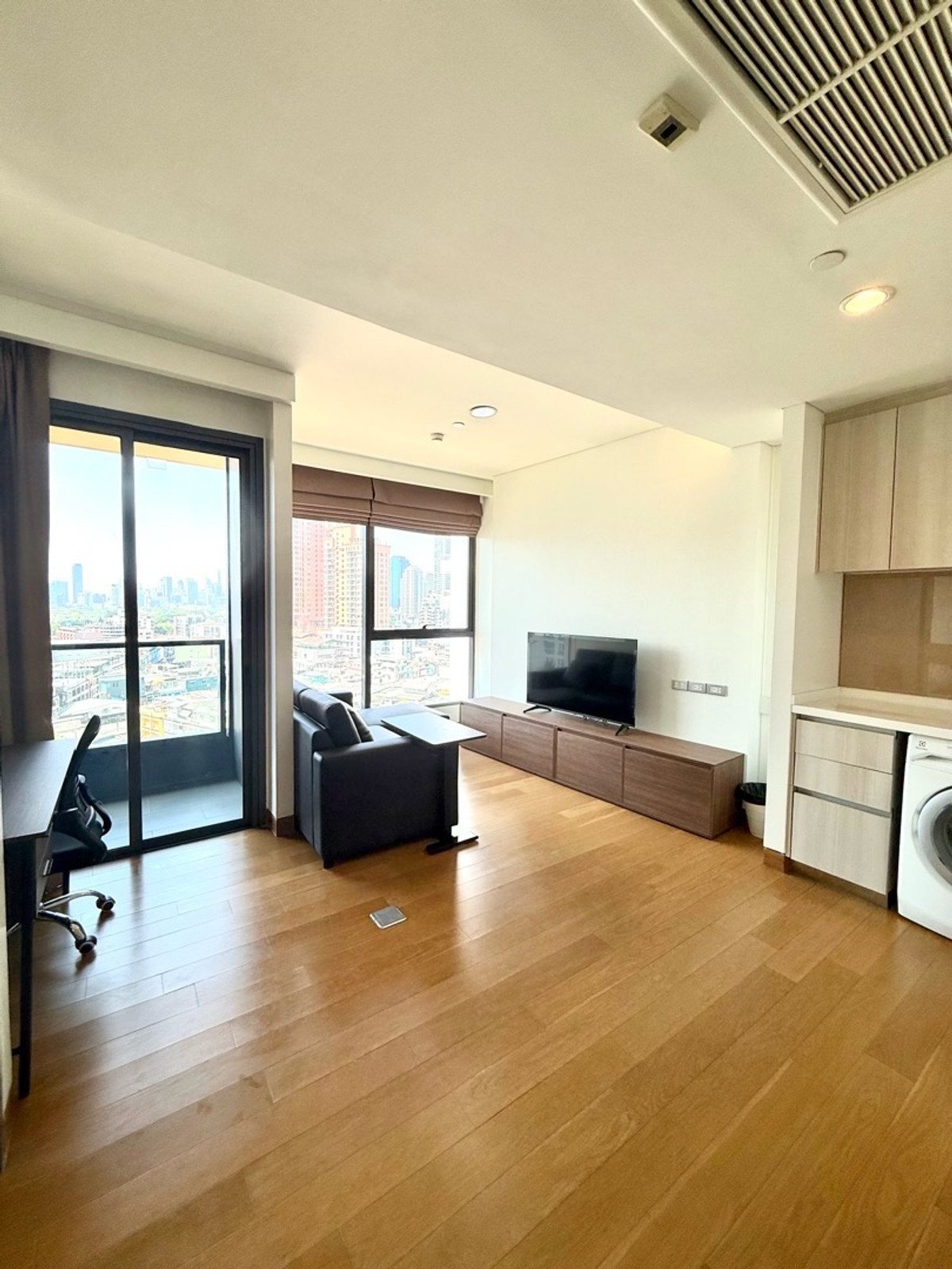 ให้เช่าคอนโดสุขุมวิท อโศก ทองหล่อ : 📍เช่า The Lumpini24 (soi.Sukhumvit24) พร้อมเข้าอยู่