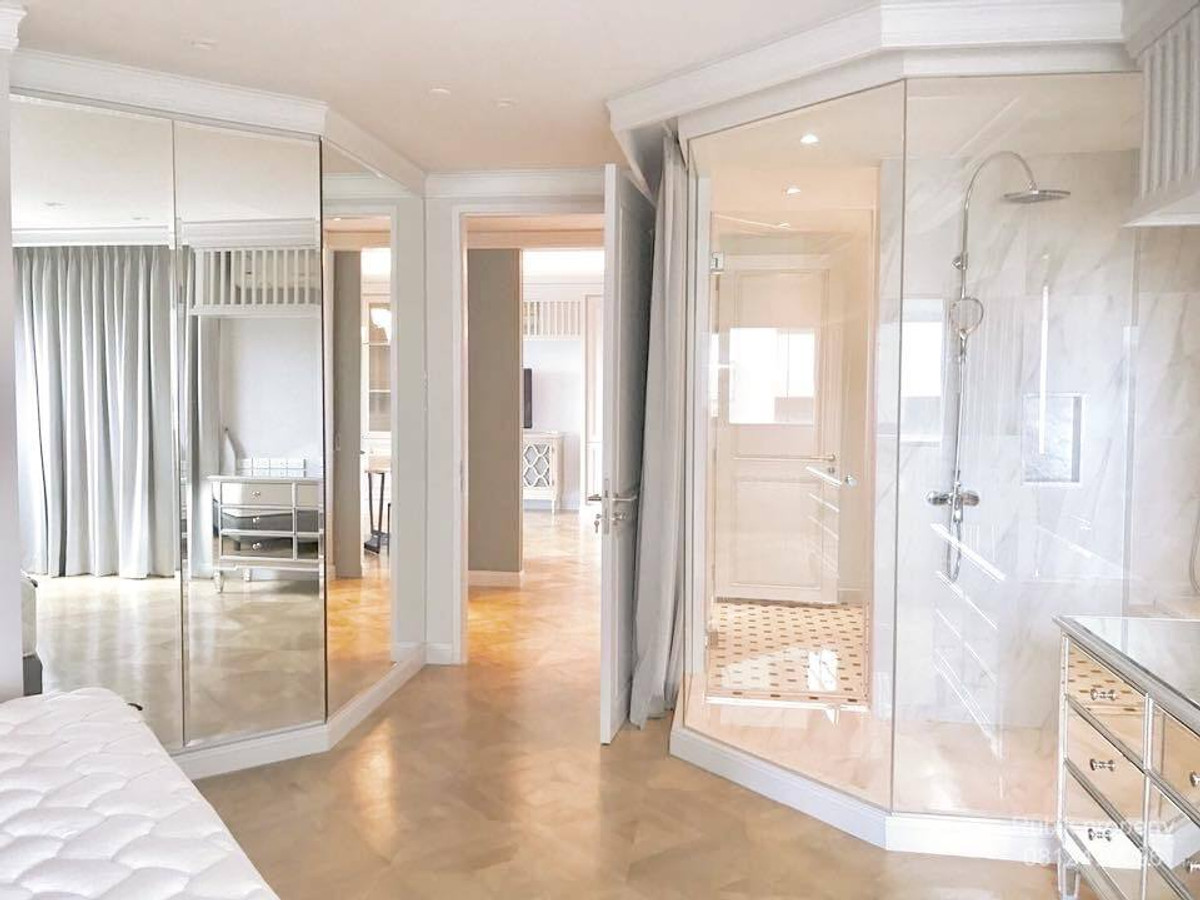 CondoSathorn, Narathiwat : ✨ **For sale - rent Condo Sathorn Garden (Sathorn Garden)** RB1749, luxury condo in the heart of Sathorn, very good location, convenient travel, next to the main road.