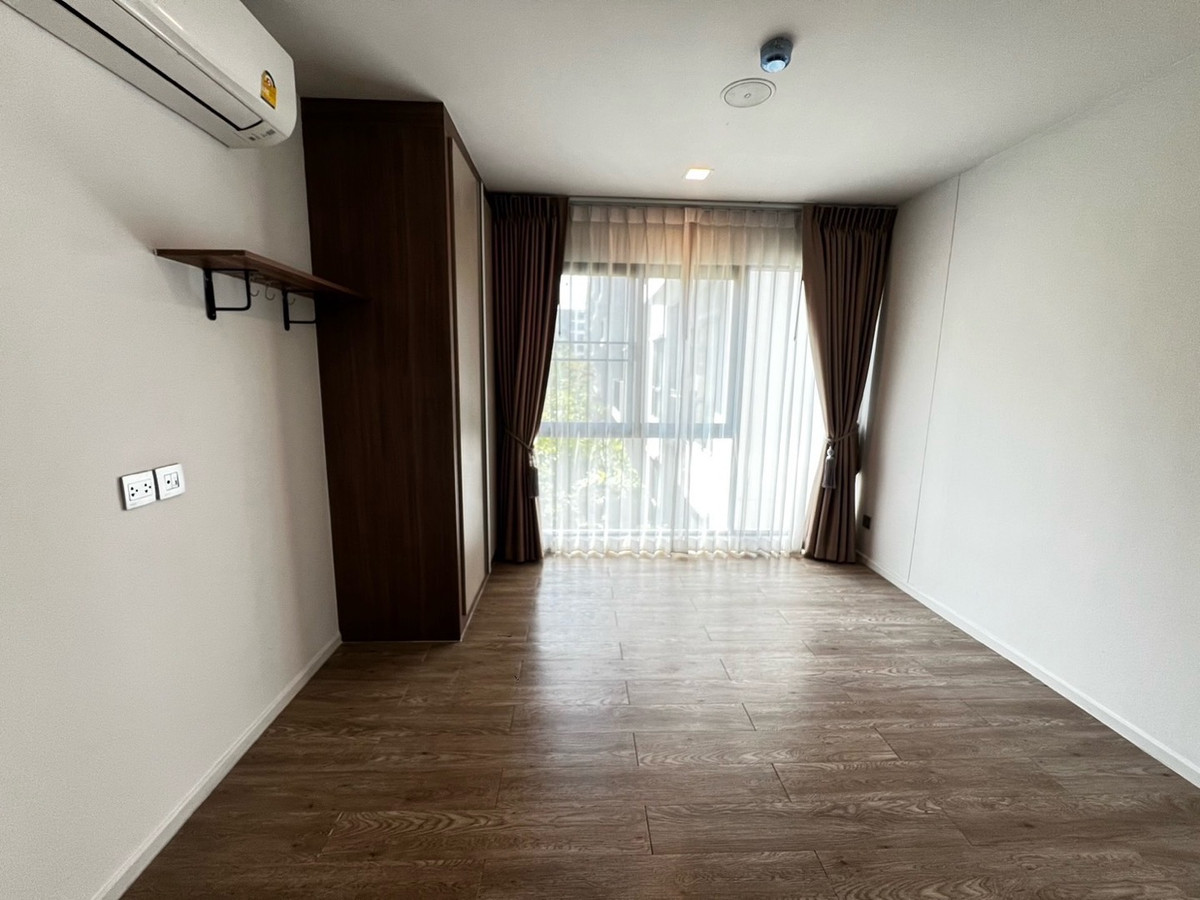 For SaleCondoPathum Thani,Rangsit, Thammasat : Condo for sale, Kave Space, project closest to Bangkok University. You can actually walk to class.