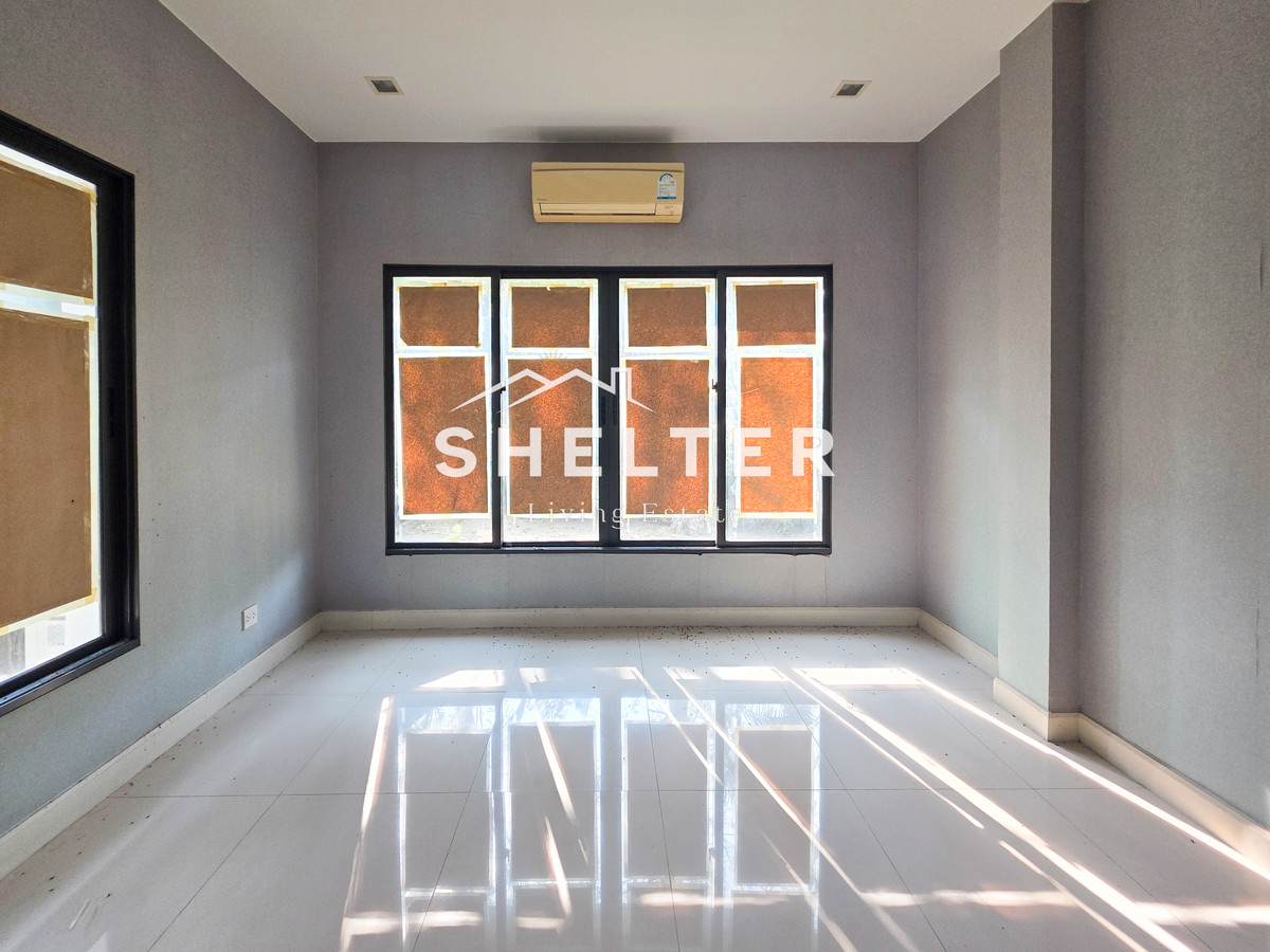 For SaleHousePattanakan, Srinakarin : Single house near the BTS, both yellow and orange. Can connect to both Srinakarin-Pattanakarn-Rama 9 Samitivej Hospital, ABAC University International School🚃