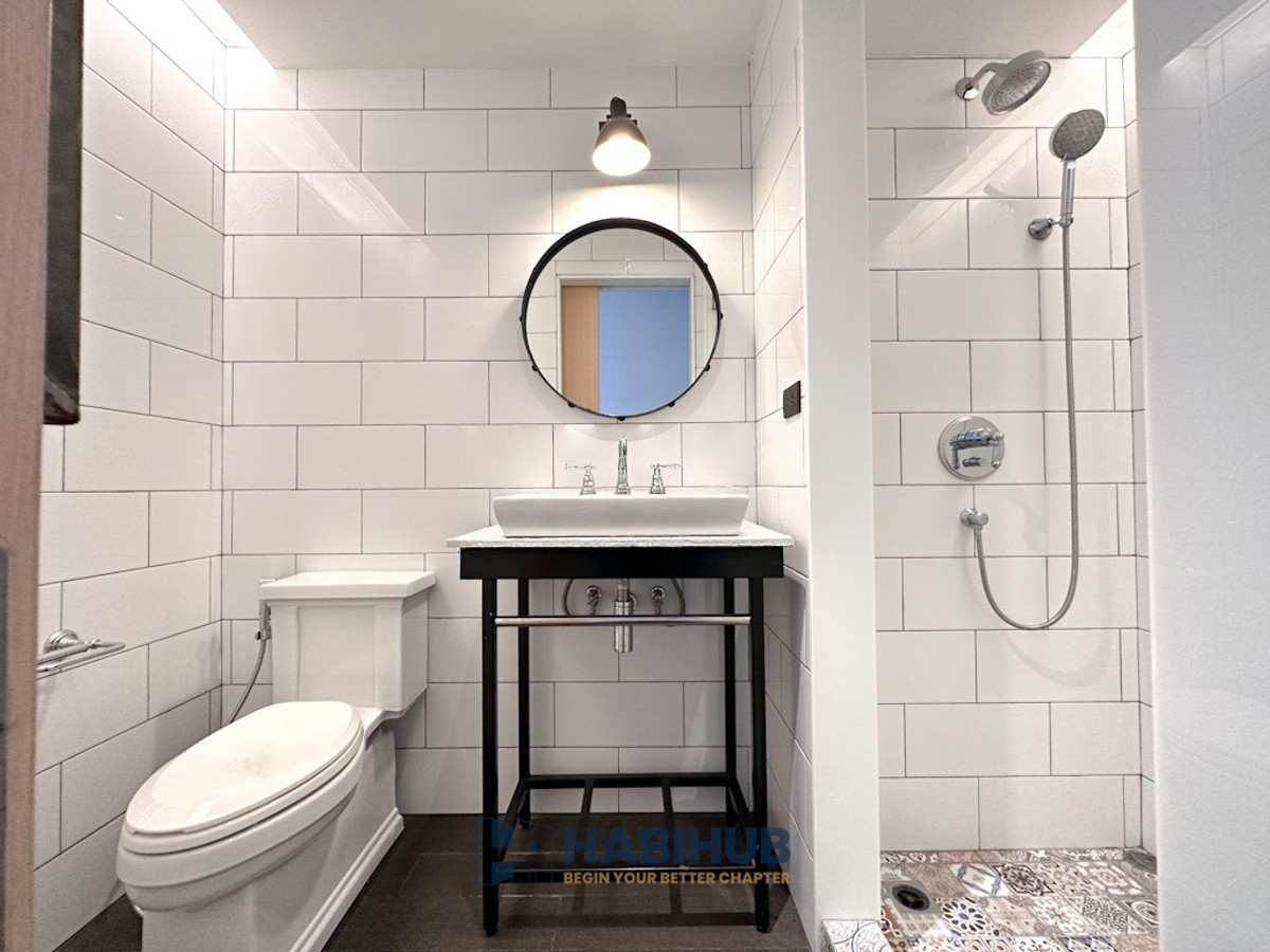 For SaleCondoOnnut, Udomsuk : 🏠✨ Penthouse Condominium 3 | 4 Bedroom Duplex Condo for Sale (HBH-HL-23)