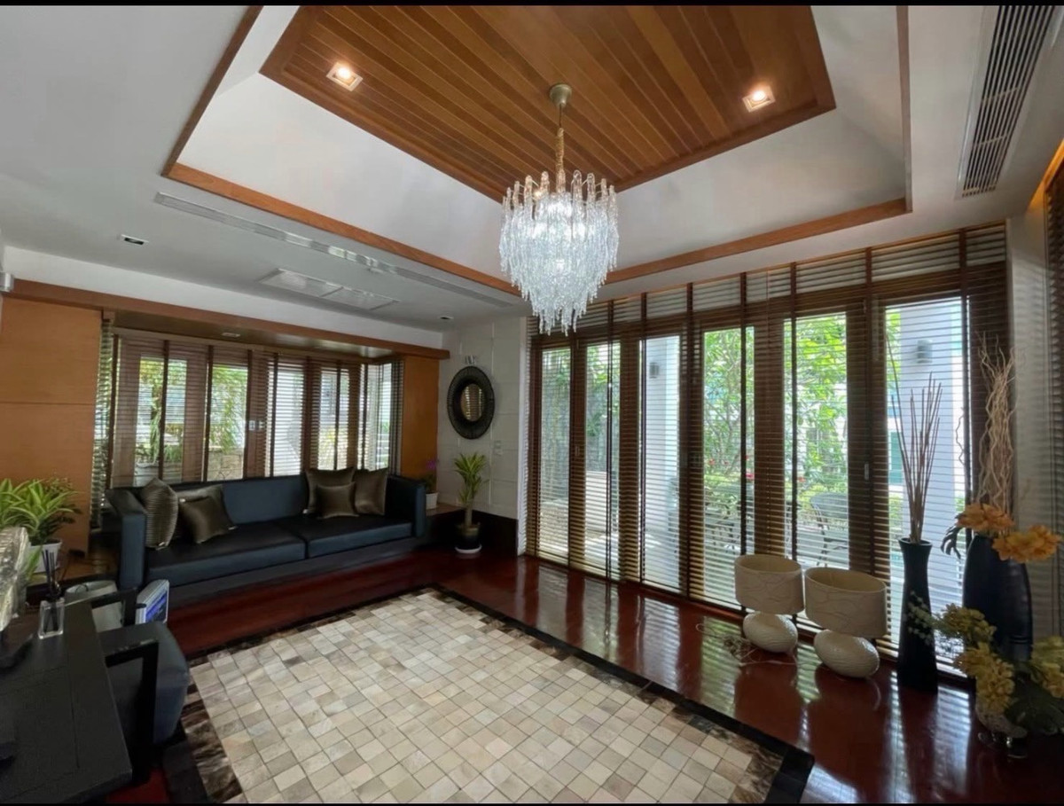 HousePattaya, Bangsaen, Chonburi : Beachfront Pool Villa in Pattaya with Private Beach Access and Sea View