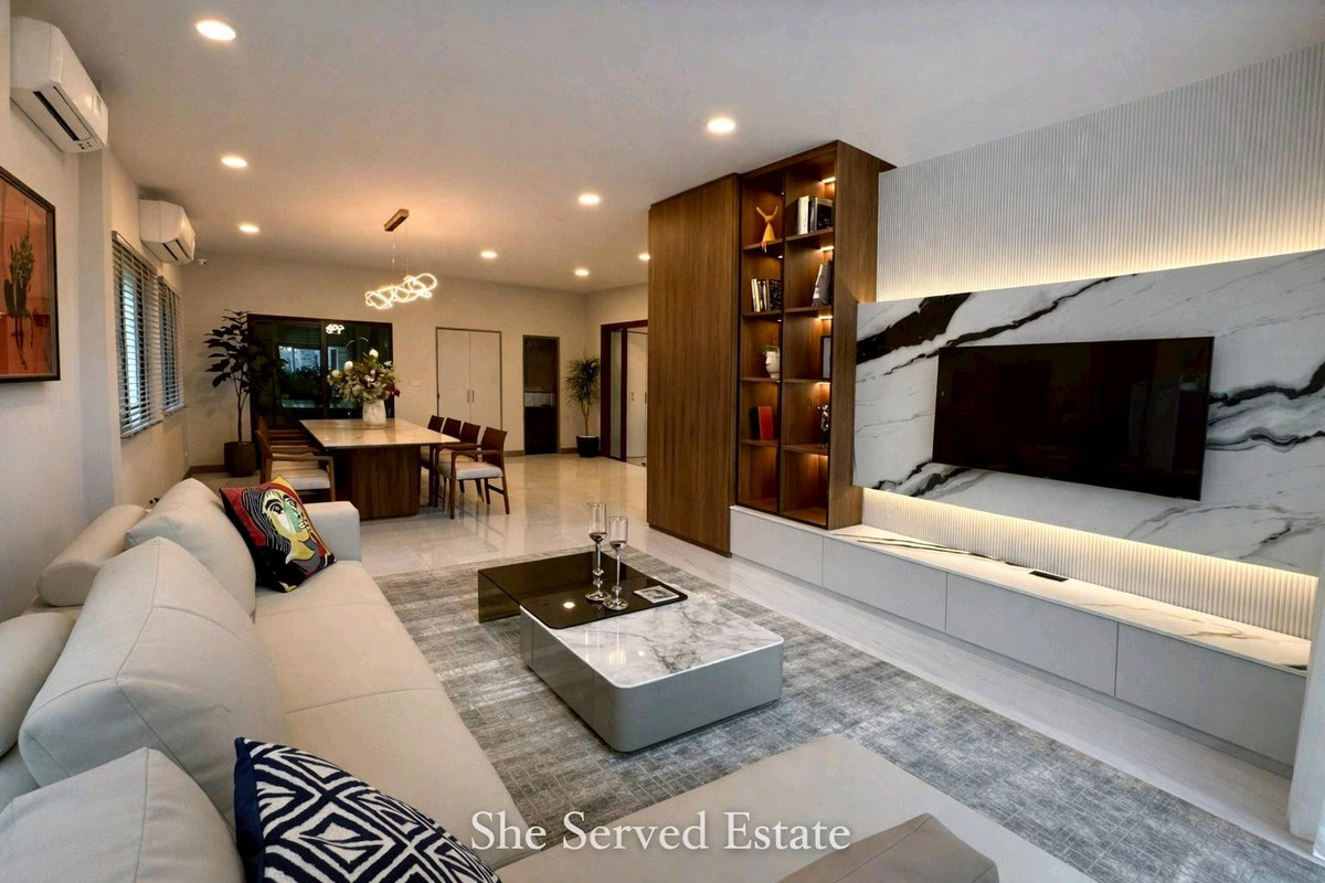 ให้เช่าบ้านบางนา แบริ่ง ลาซาล : ◈ The City Bangna Luxury Brand New Home for •  Next to Mega Bangna ◈  • 4 Bedrooms •5 Bathrooms • 2 Living Rooms
• 1 Maid’s Room with separate bathroom • 3 Parking spaces