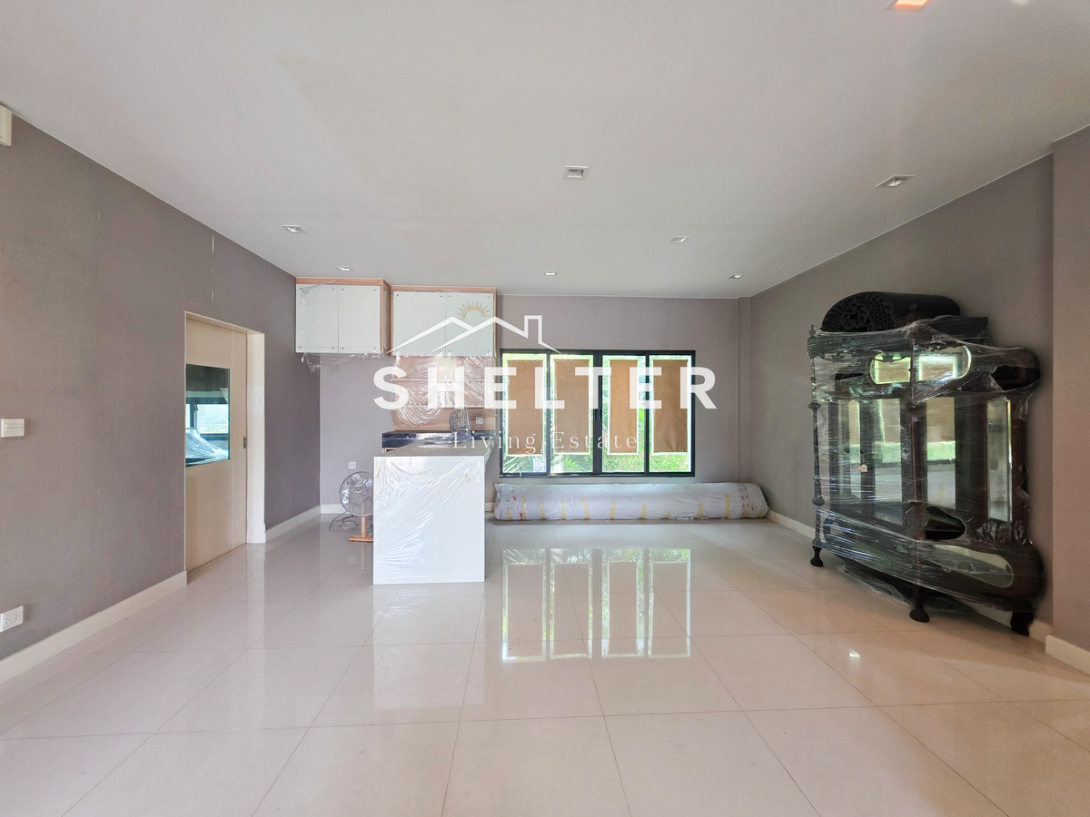 For SaleHousePattanakan, Srinakarin : Single house near the BTS, both yellow and orange. Can connect to both Srinakarin-Pattanakarn-Rama 9 Samitivej Hospital, ABAC University International School🚃