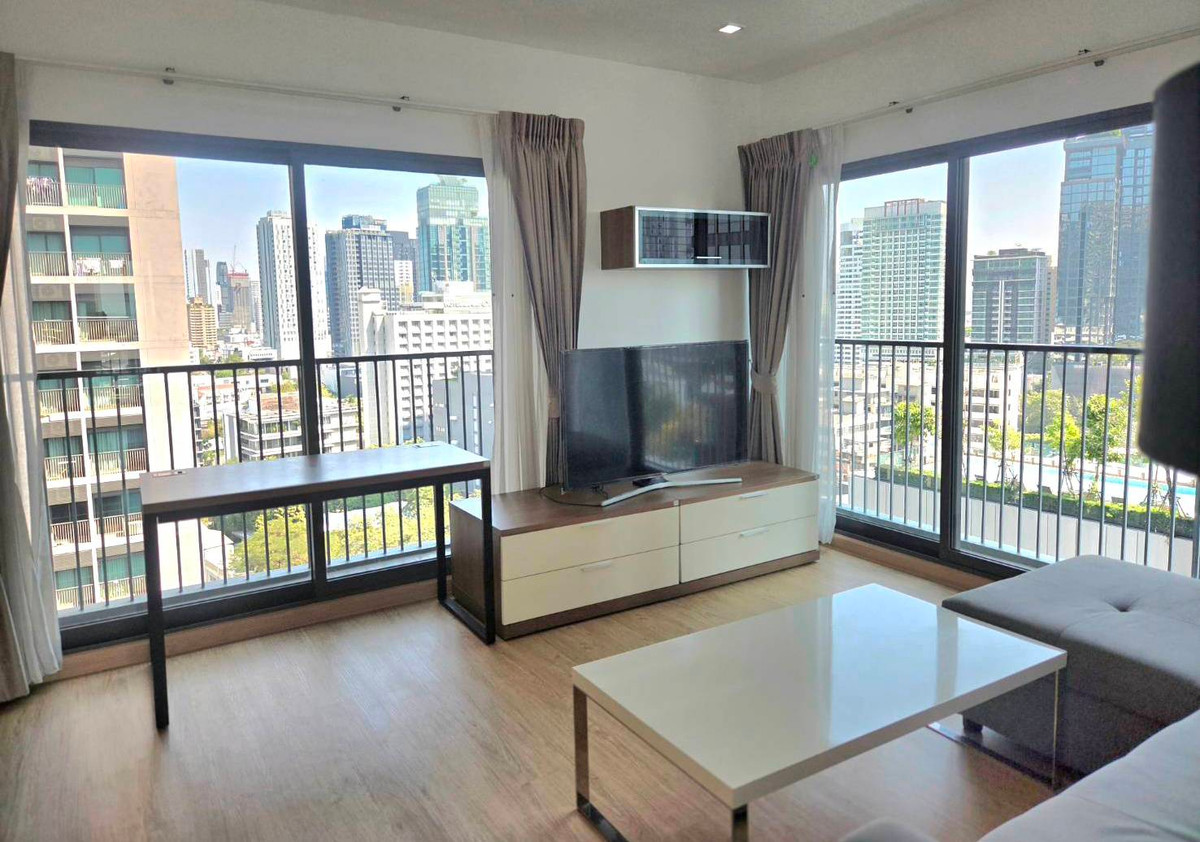 For RentCondoSukhumvit, Asoke, Thonglor : 🌟 Unrivaled Sukhumvit Lifestyle! Rare Corner Unit for Rent at Noble Remix Thong Lo – 3 Views, 3 Balconies!