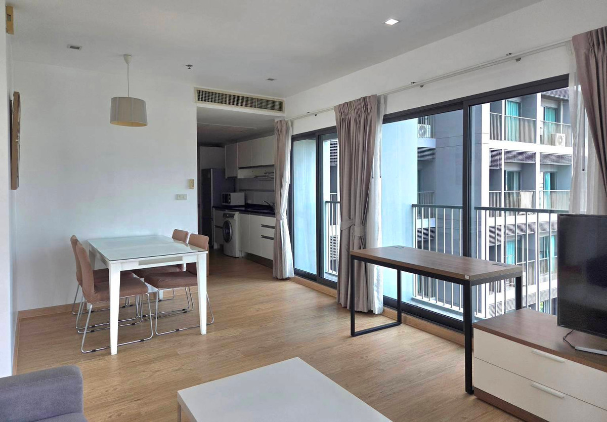 For RentCondoSukhumvit, Asoke, Thonglor : 🌟 Unrivaled Sukhumvit Lifestyle! Rare Corner Unit for Rent at Noble Remix Thong Lo – 3 Views, 3 Balconies!