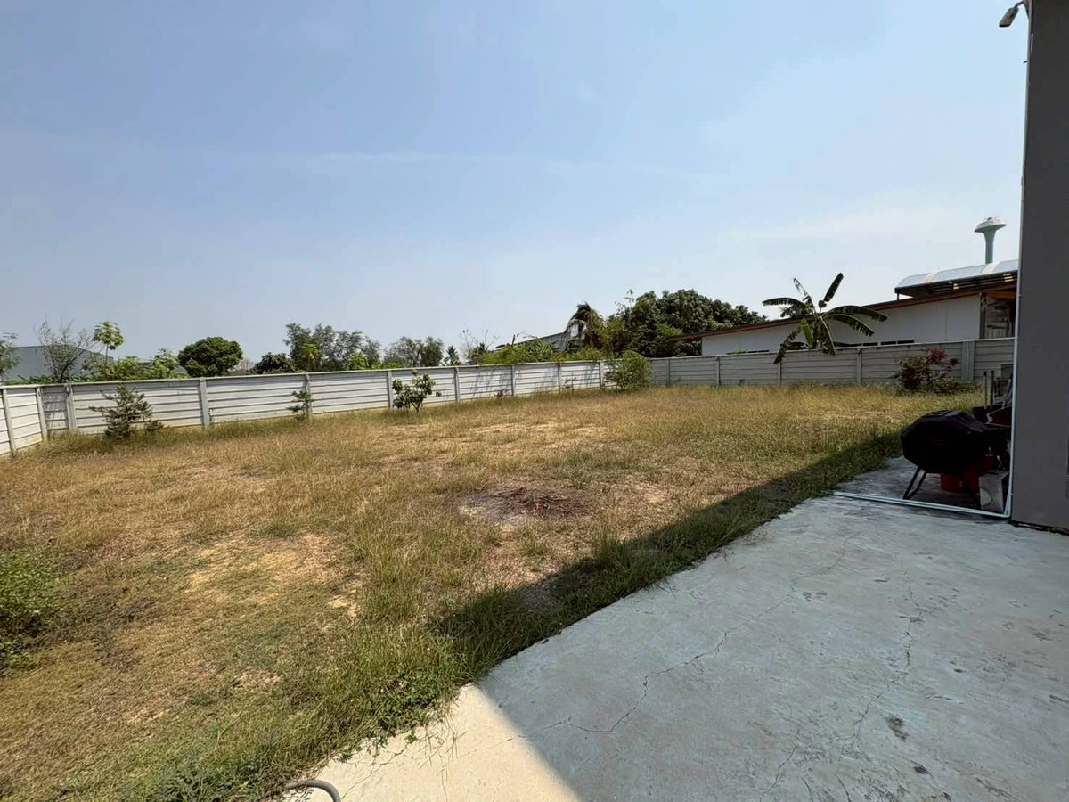 For RentWarehousePhutthamonthon, Salaya : Factory for rent with office, new condition! Location Naraphirom-Bang Len, Nakhon Pathom, land 1 rai 1 ngan 81 square wah, total usable area 915 sq m.