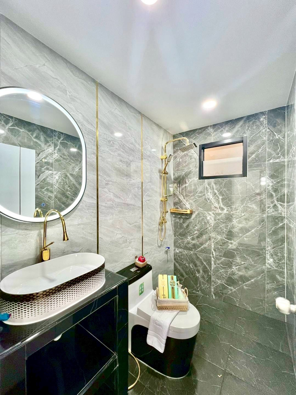 For SaleTownhomePathum Thani,Rangsit, Thammasat : 2-story townhome for sale, The Trust Town Village, Wongwaen - Lam Luk Ka, along Khlong 6, Soi 28, area 27.8 square wah, 3 bedrooms, Bueng Kham Proi Subdistrict, Lam Luk Ka District, Pathum Thani Province.