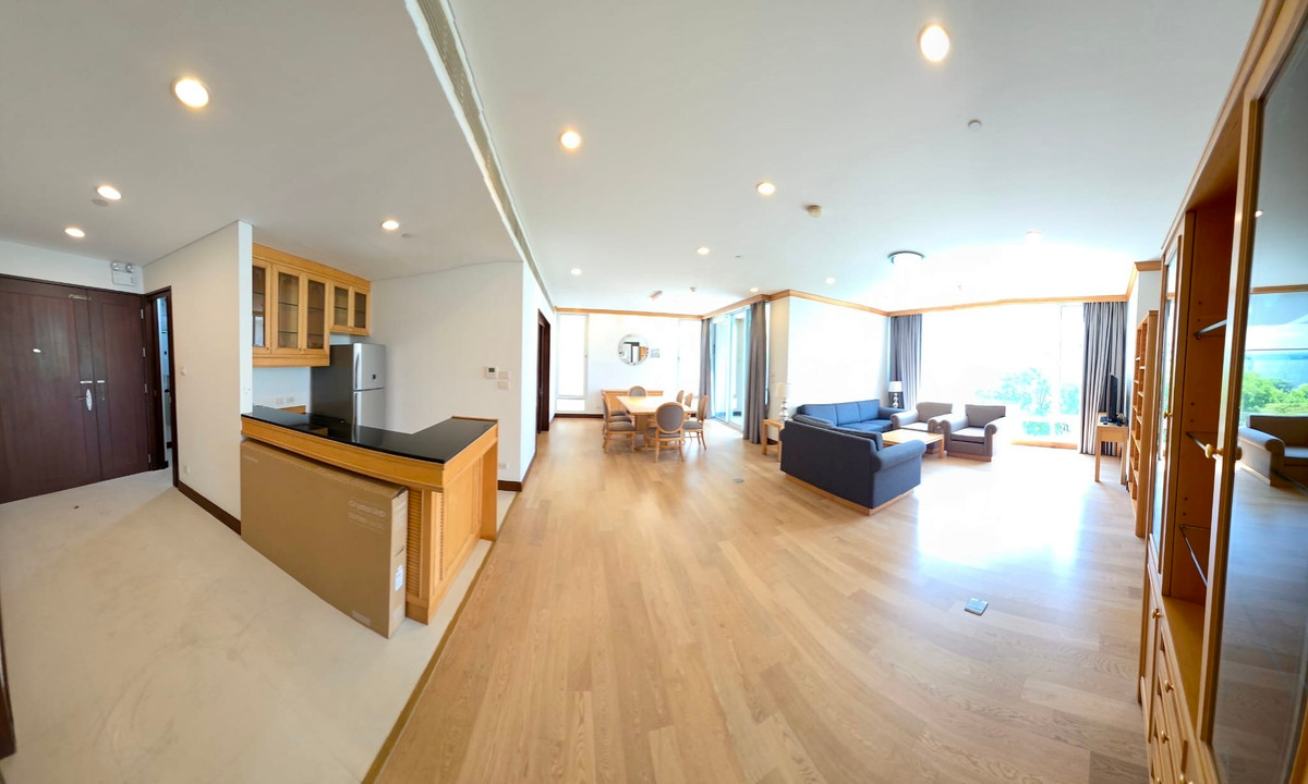 คอนโดวิทยุ ชิดลม หลังสวน : The Park Chidlom E2: 3+1bed 4bath + maid 258 sqm. 70,000,000 Rent: 200,000/mth Am: 0656199198