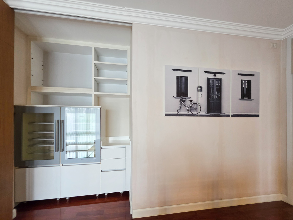 For RentHouseLadkrabang, Suwannaphum Airport : Single house for rent With private swimming pool Located near Rama 9 Expressway only 5 minutes, Suvarnabhumi Airport 15 minutes ✈️