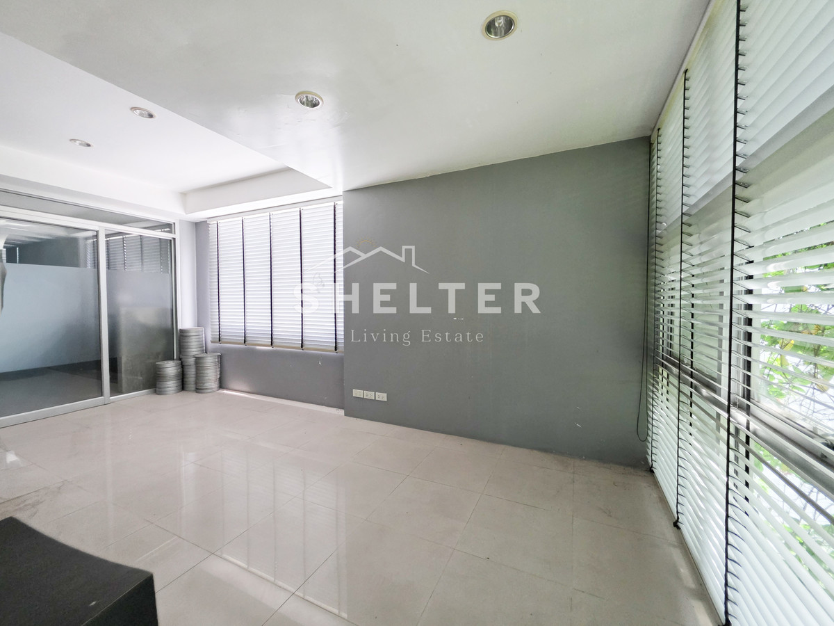 For SaleHome OfficeRamkhamhaeng, Hua Mak : 4-story home office, Town in Town Near Bodindecha School - International School Immediately connected to the expressway. Ready to travel to Ekkamai-Thonglor 🚘