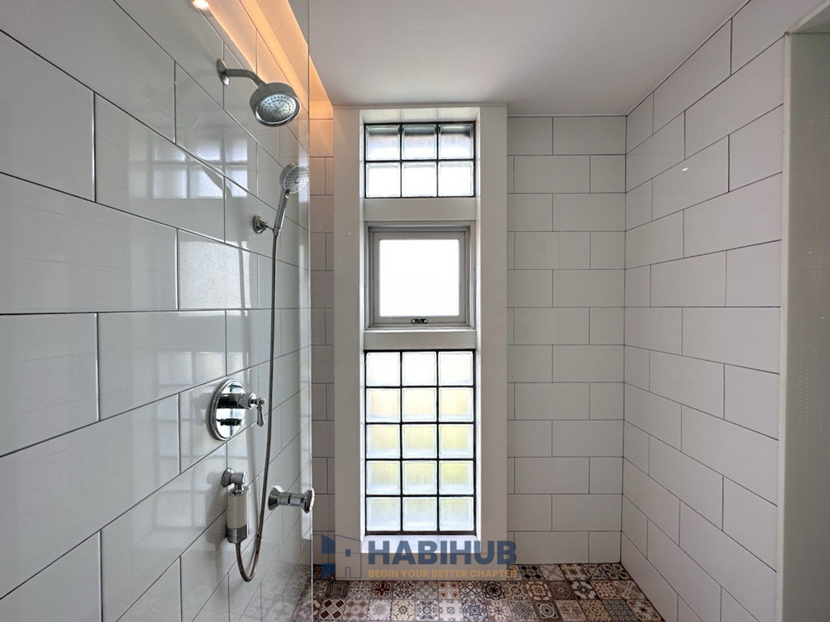 For SaleCondoOnnut, Udomsuk : 🏠✨ Penthouse Condominium 3 | 4 Bedroom Duplex Condo for Sale (HBH-HL-23)