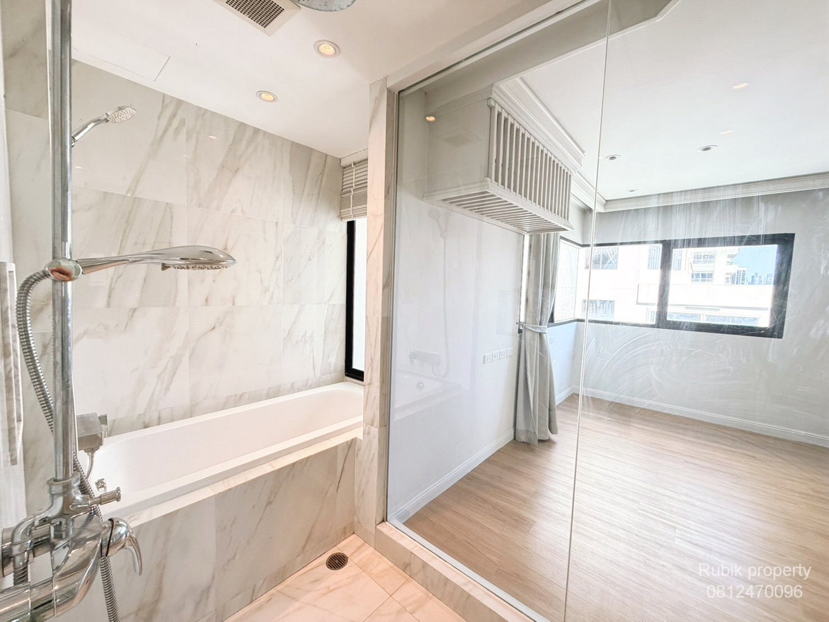 CondoSathorn, Narathiwat : ✨ **For sale - rent Condo Sathorn Garden (Sathorn Garden)** RB1749, luxury condo in the heart of Sathorn, very good location, convenient travel, next to the main road.